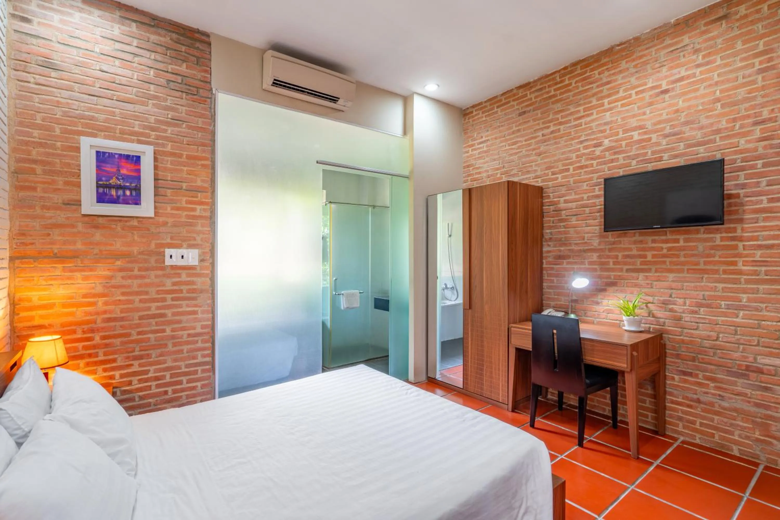 Bed in Mekong Long Thanh Resort & Reststop