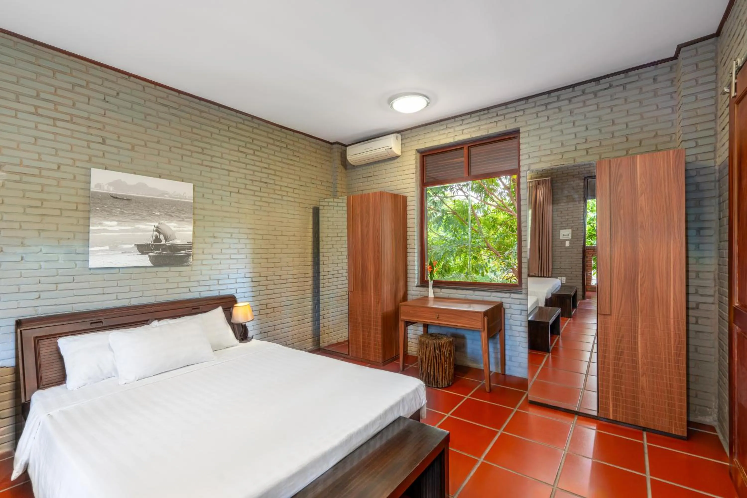 Bed in Mekong Long Thanh Resort & Reststop