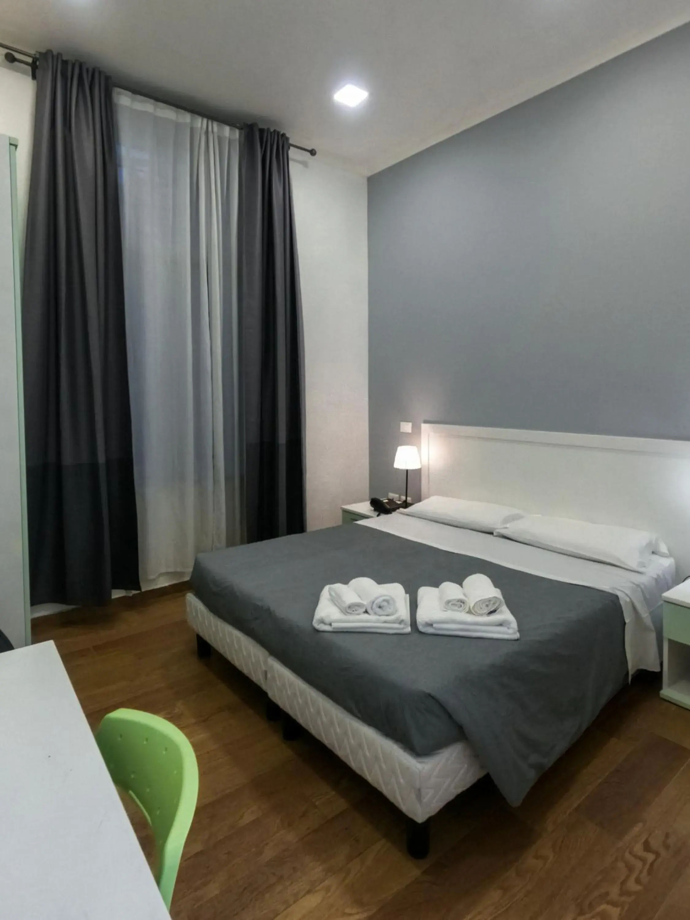 Double Room with Private Bathroom in Hotel Bella Vita Double Room with Private Bathroom in Hotel Bella Vita