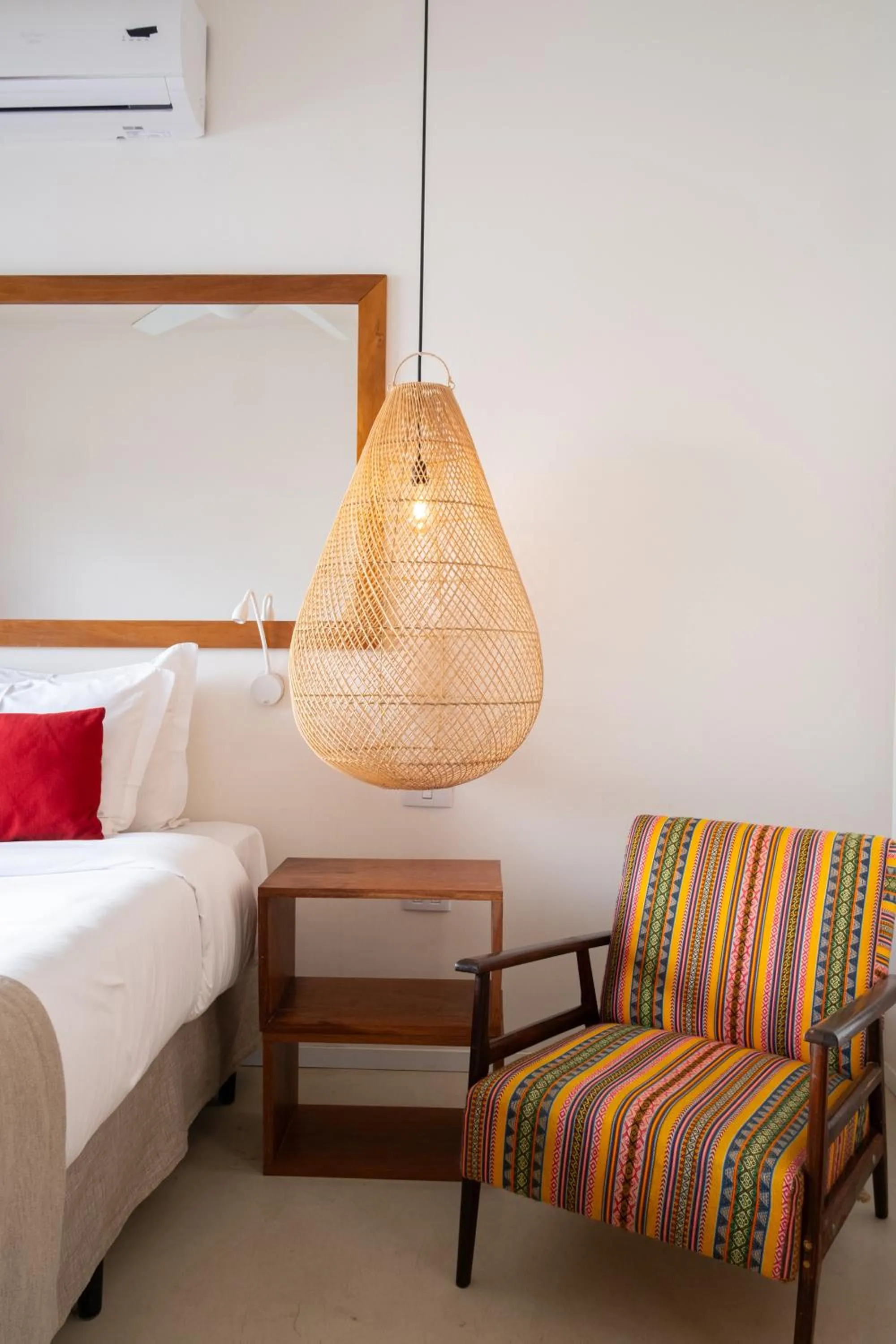 Decorative detail, Bed in Casa Luz Paraty