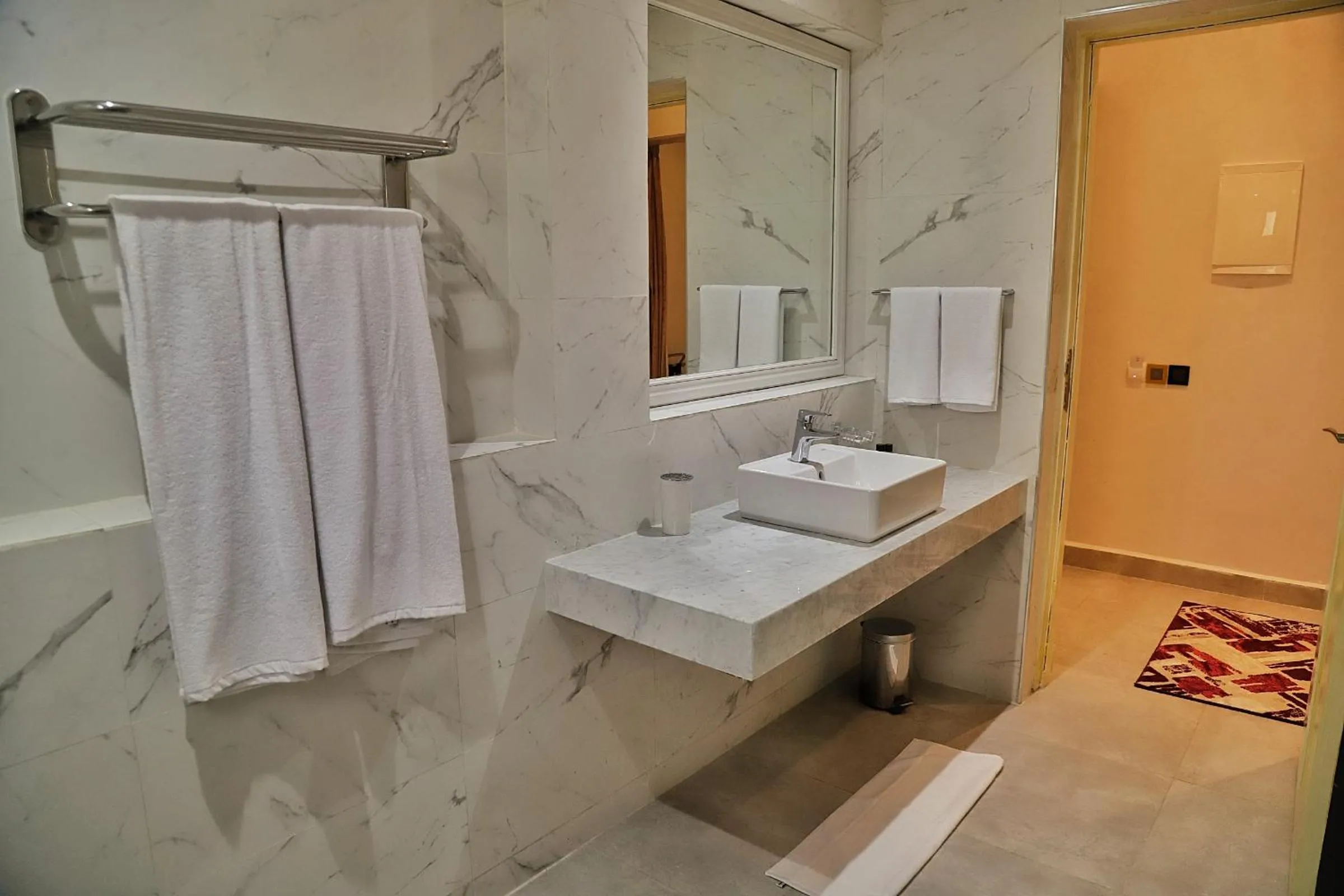 Shower in Hotel Parador