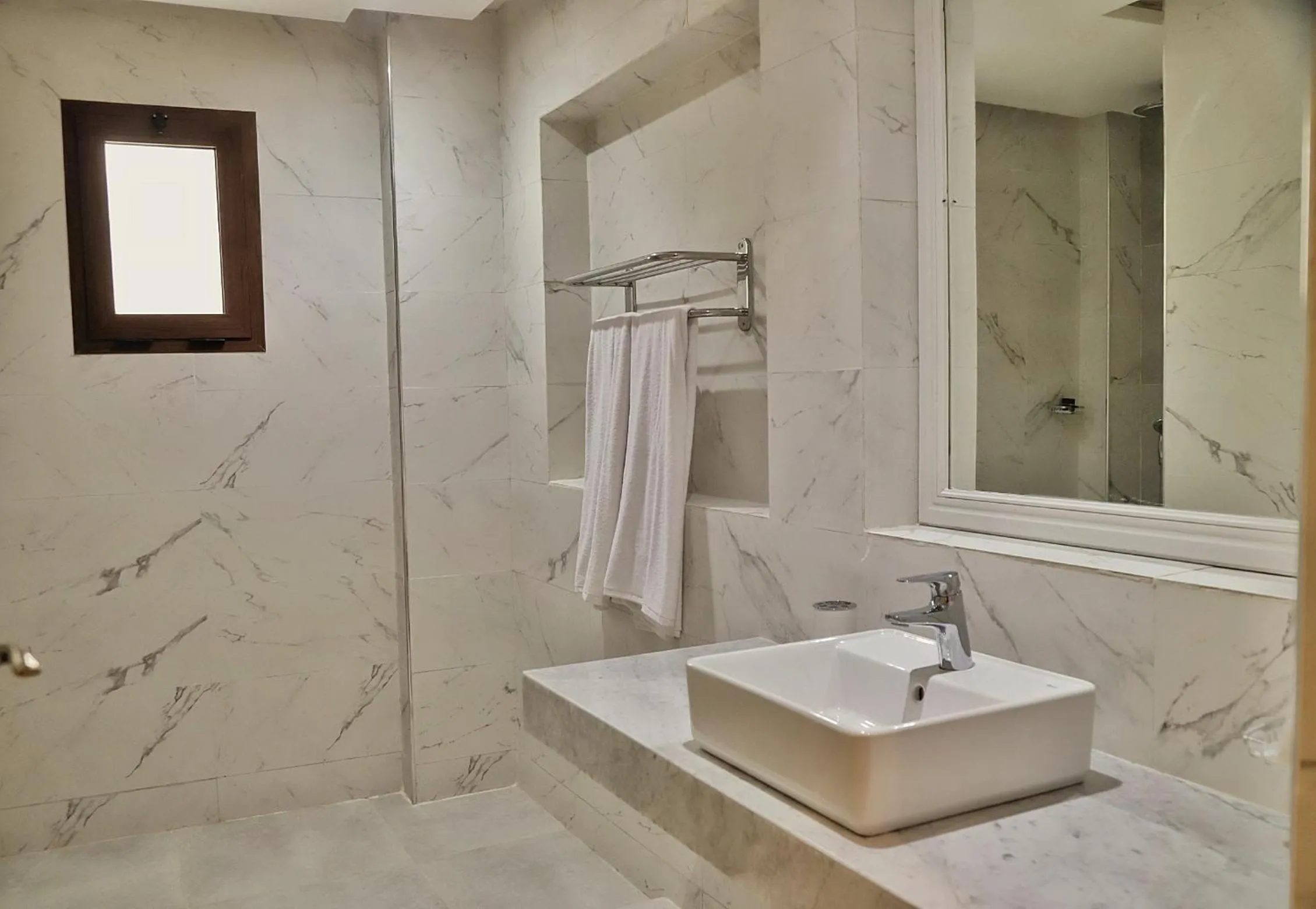 Shower in Hotel Parador