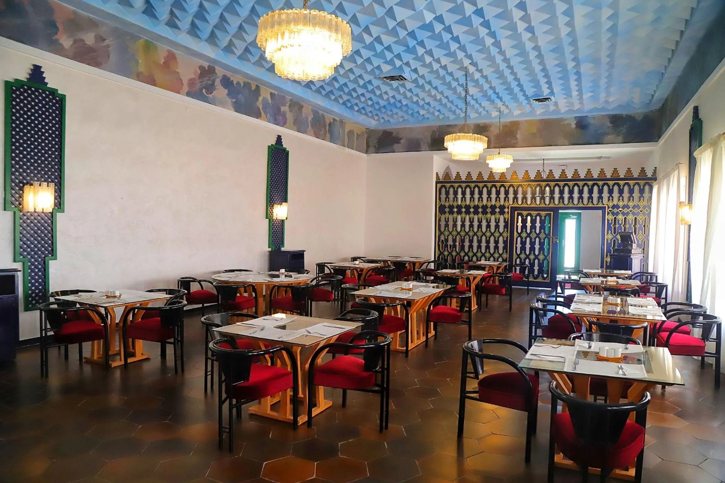 Restaurant/places to eat in Hotel Parador