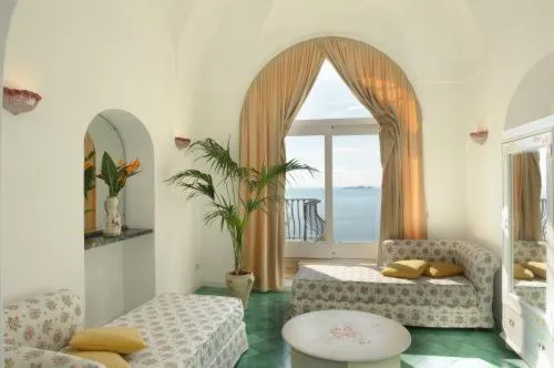 Photo of the whole room in Villa Rosa