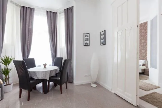 Dining area in Váci Street Downtown Apartments