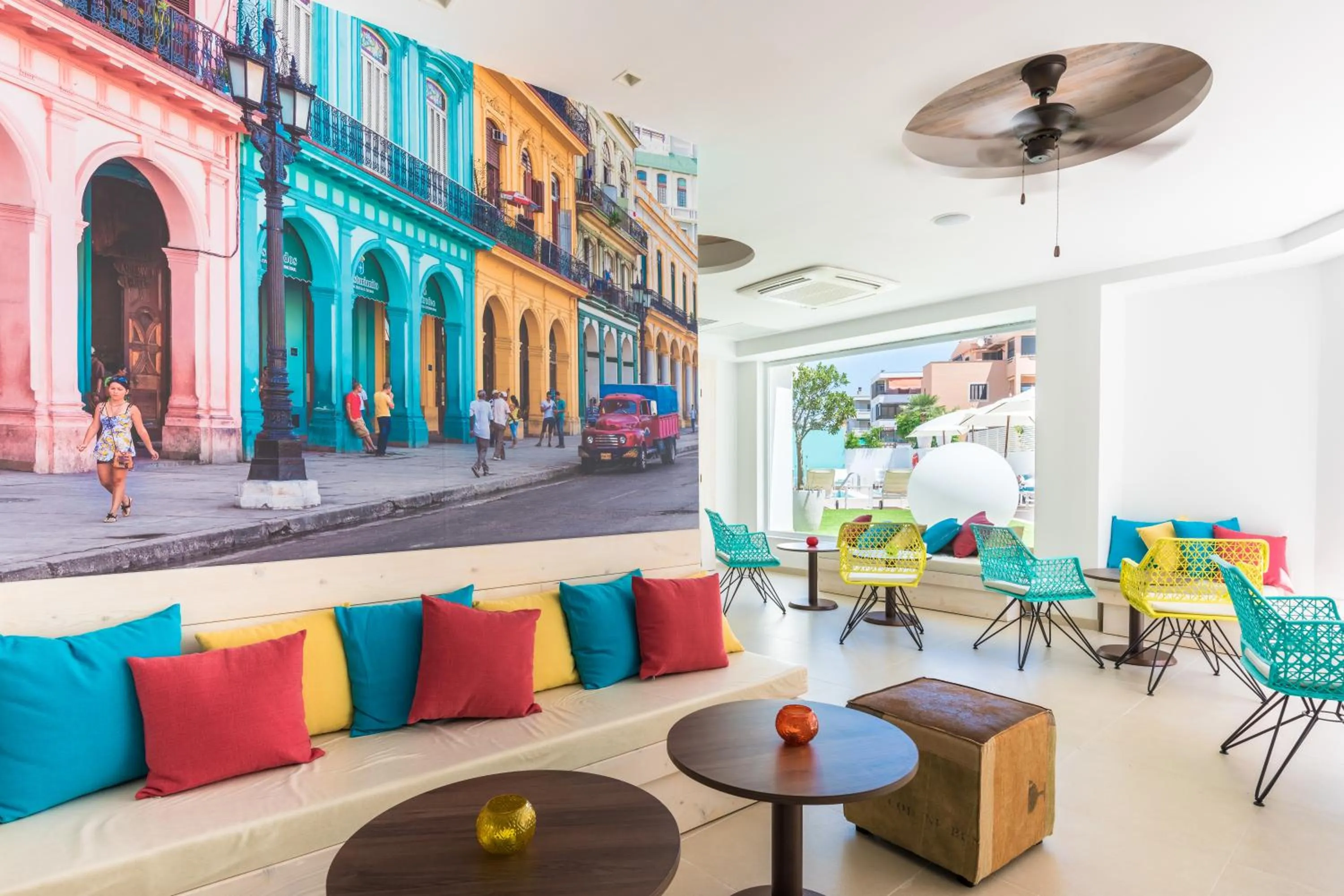 Lounge or bar in Plaza Santa Ponsa Boutique - Adults Only.