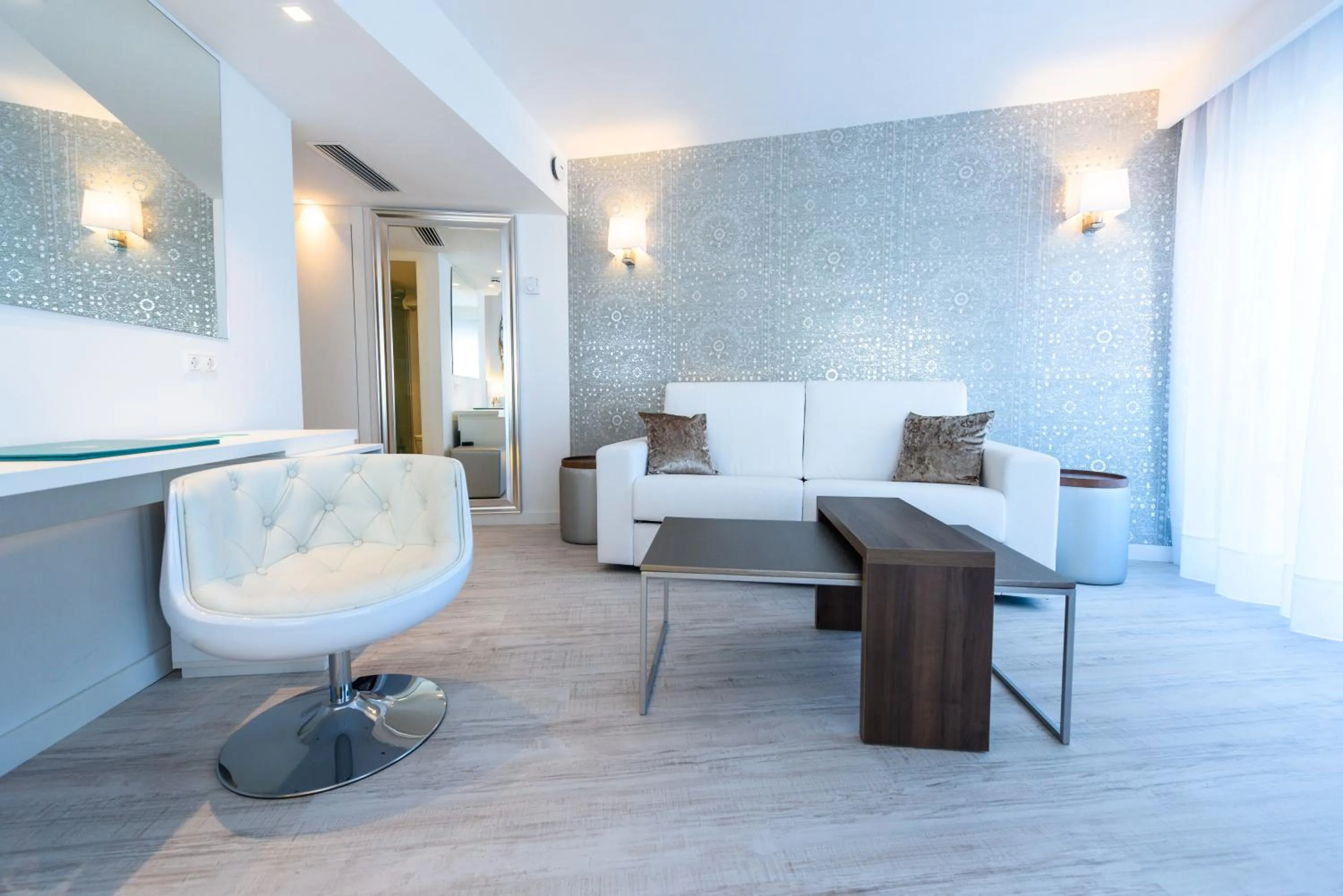 Photo of the whole room in Plaza Santa Ponsa Boutique - Adults Only.