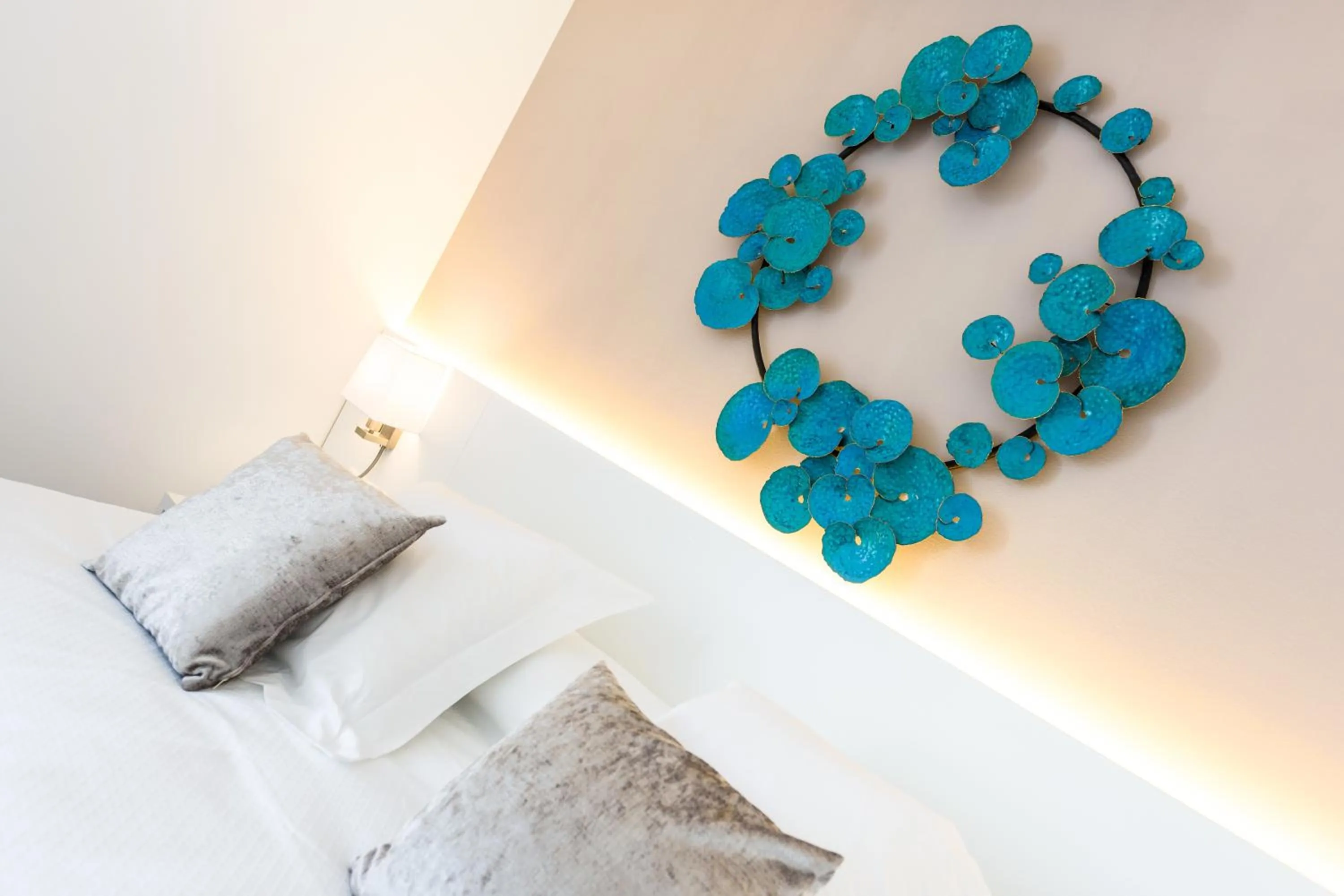 Decorative detail, Bed in Plaza Santa Ponsa Boutique - Adults Only.