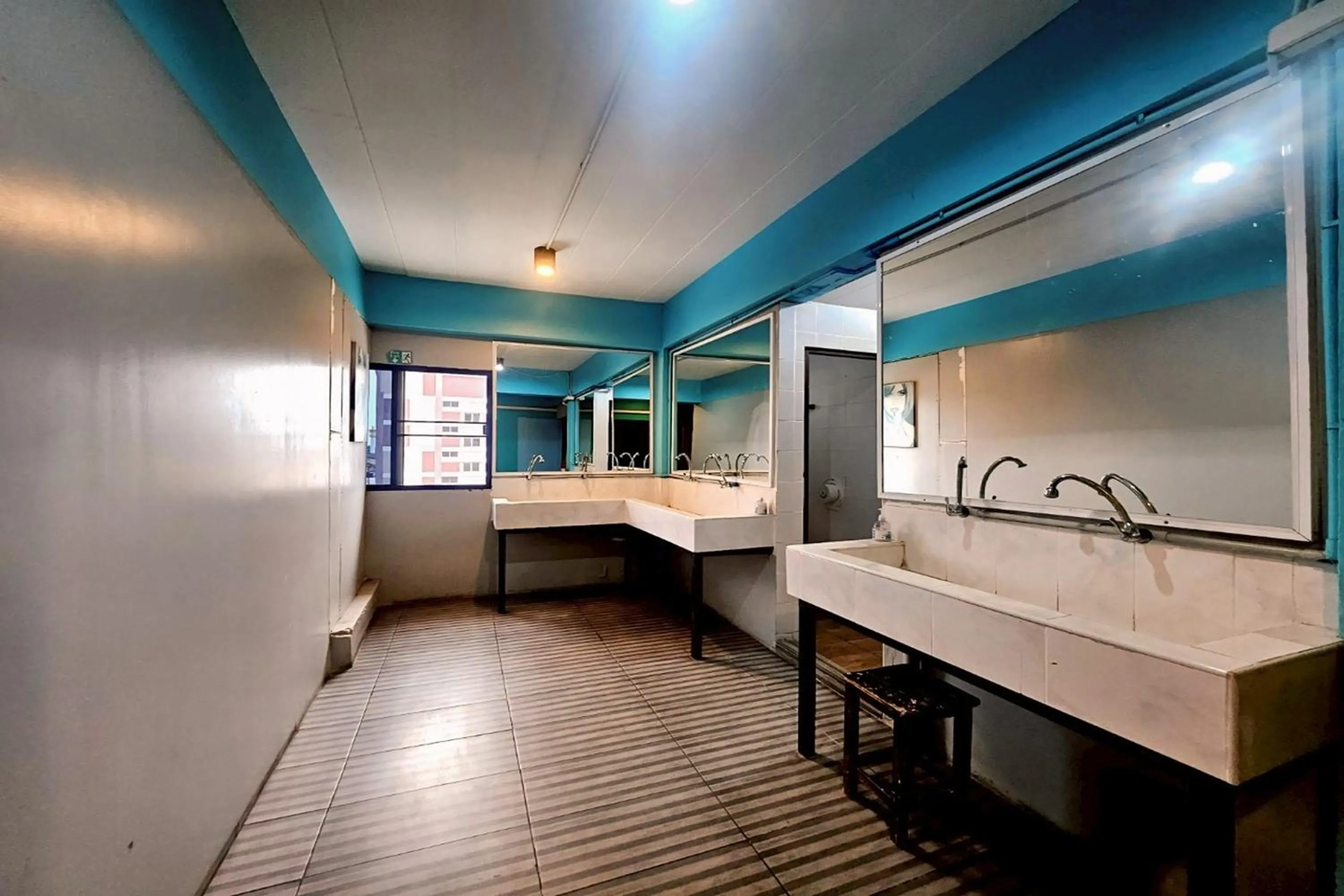 Bathroom in Me U Hostel