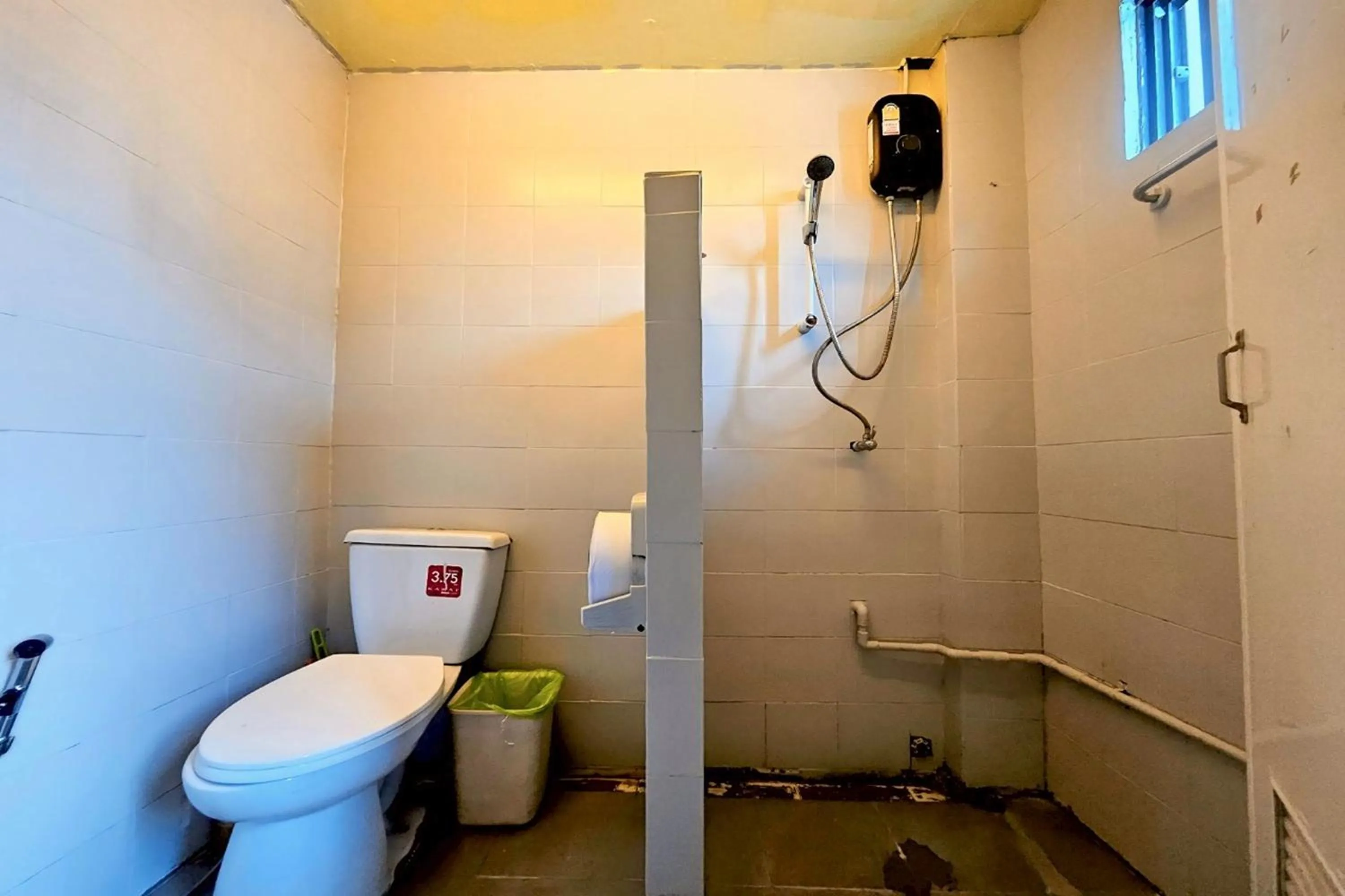 Bathroom in Me U Hostel