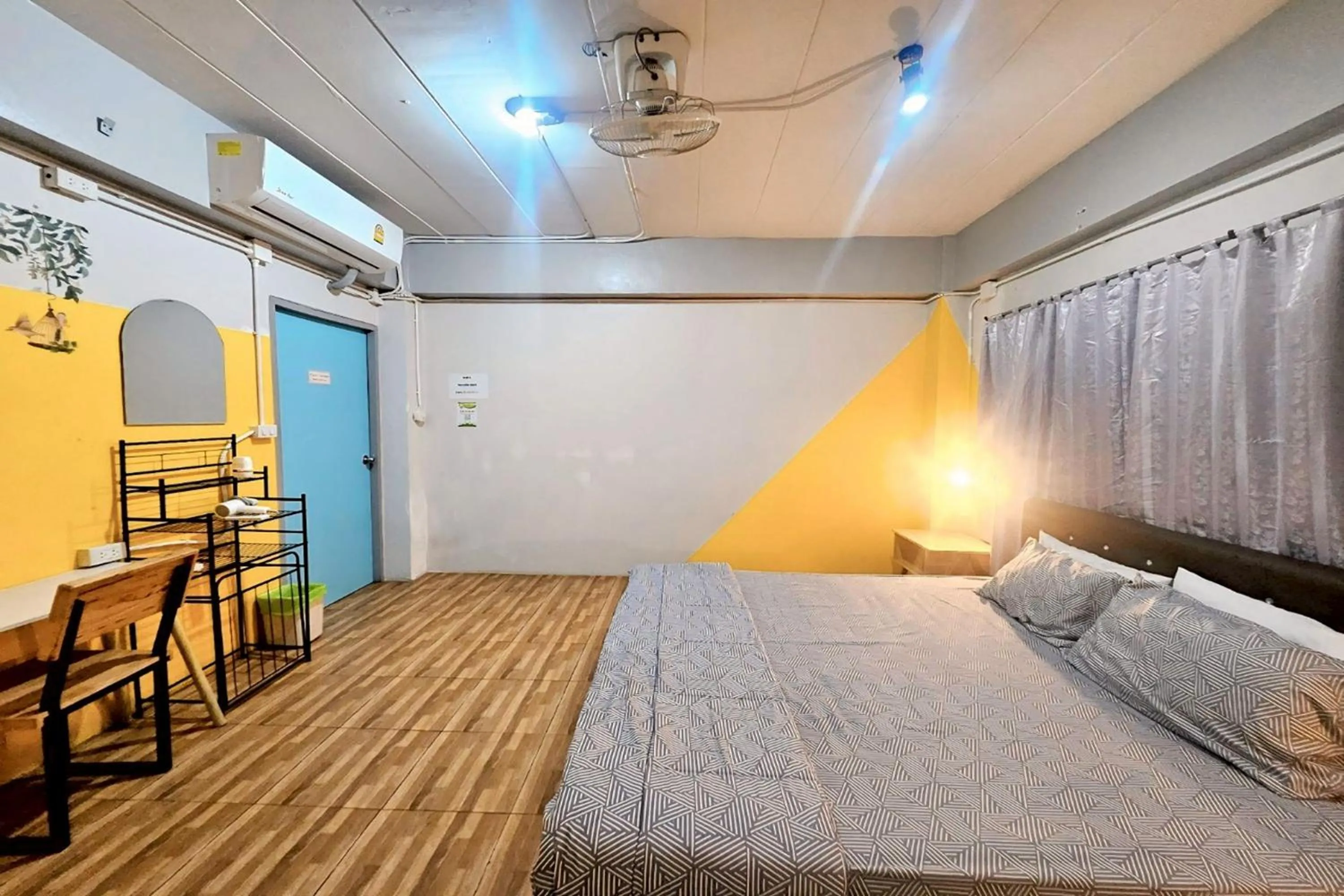 Bedroom, Bed in Me U Hostel