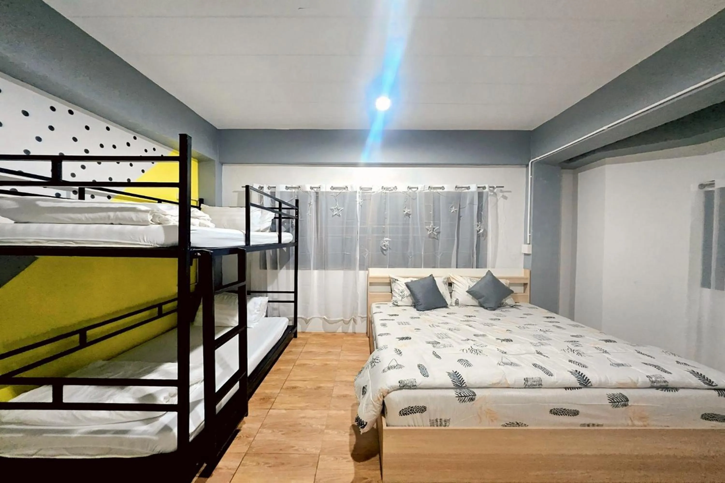 Bedroom, Bed in Me U Hostel