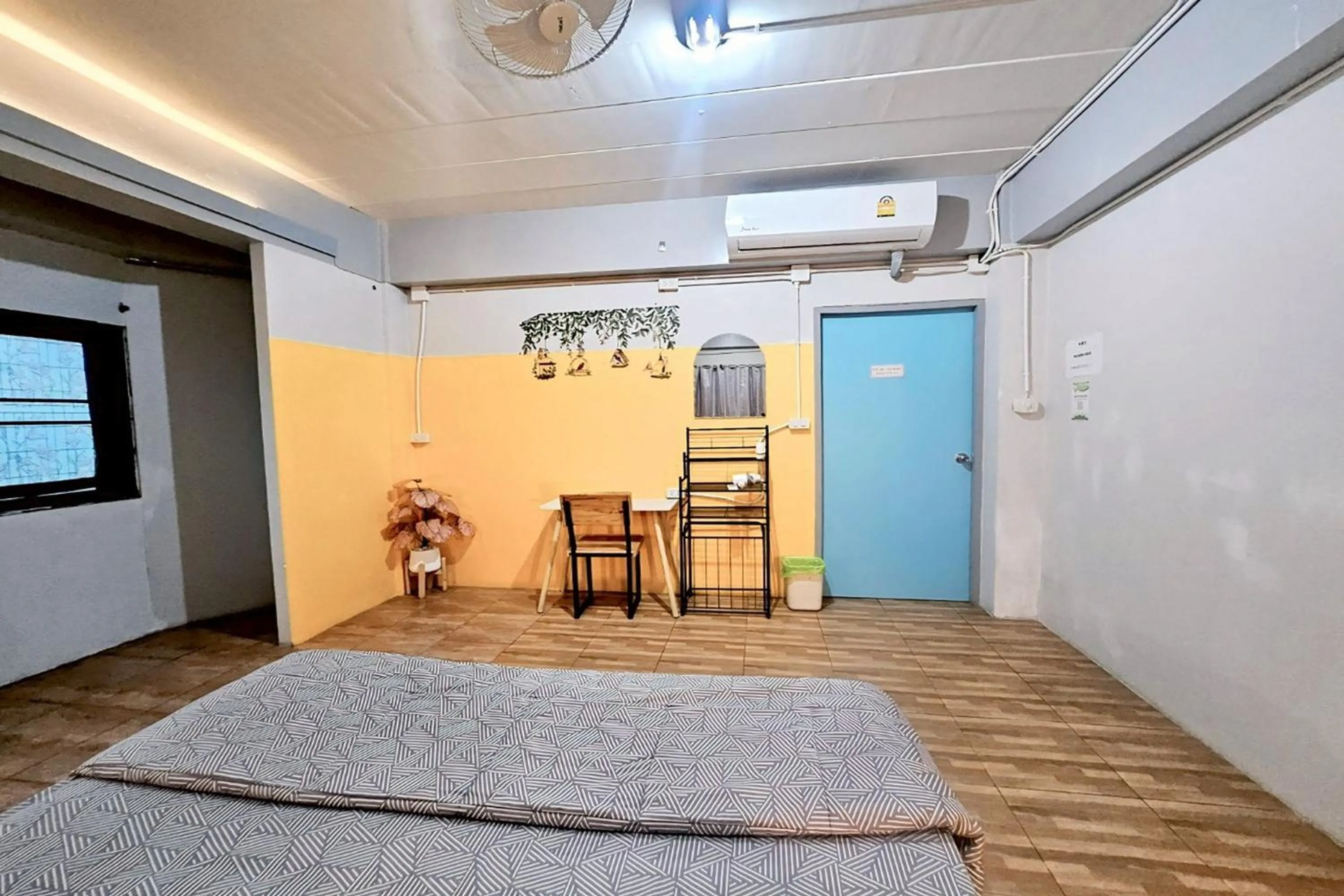 Bedroom, Bed in Me U Hostel