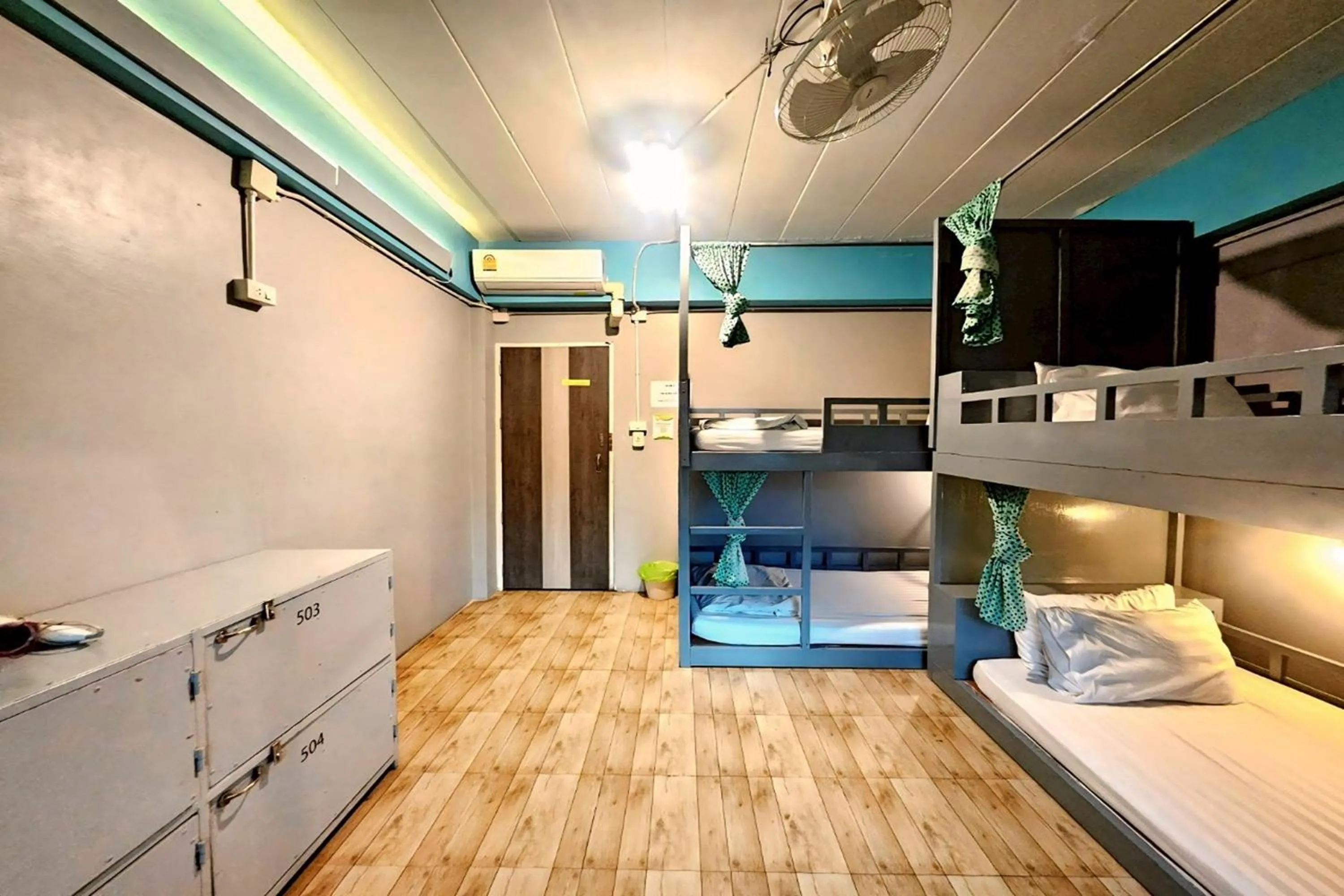 Bedroom, Bed in Me U Hostel