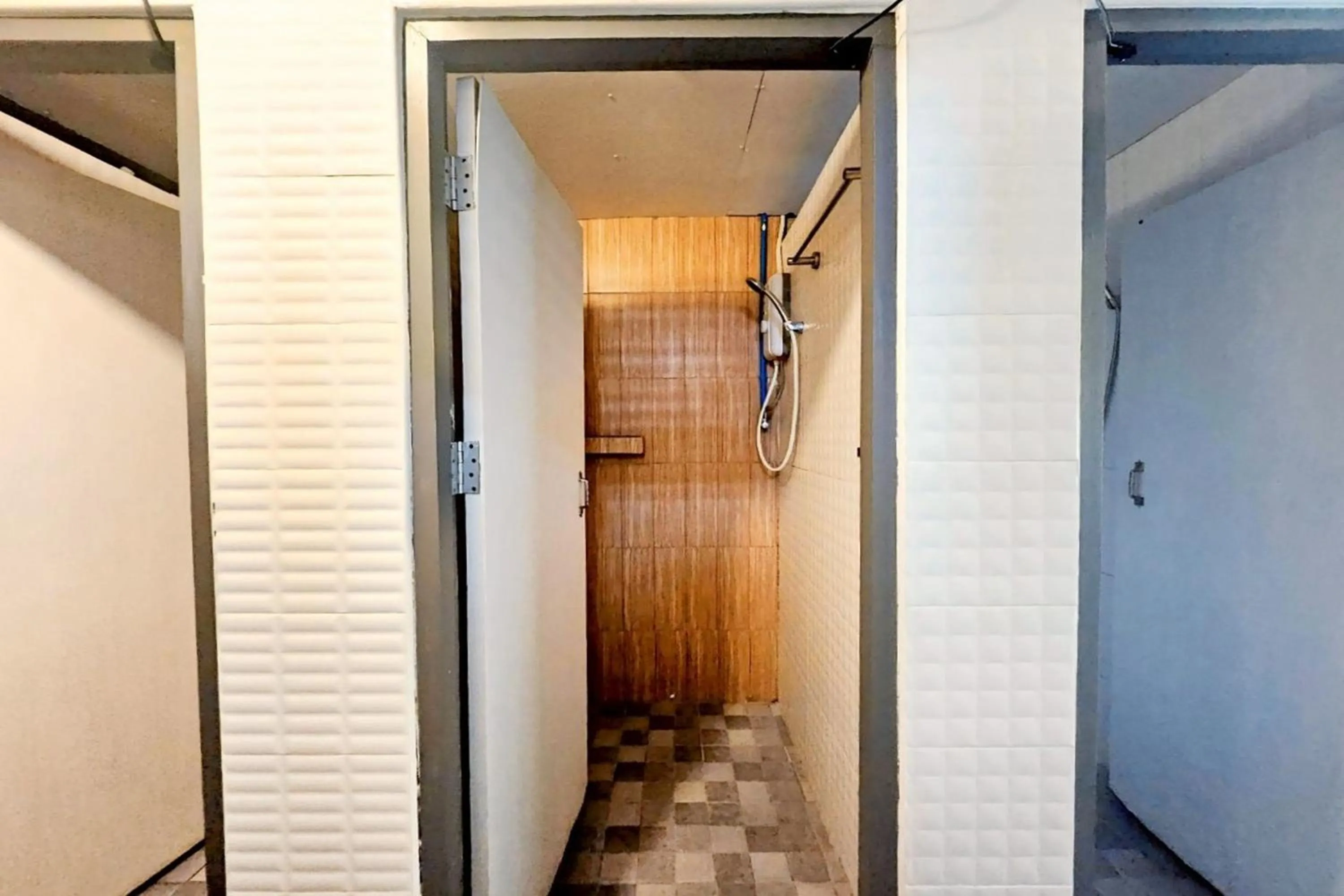 Bathroom in Me U Hostel