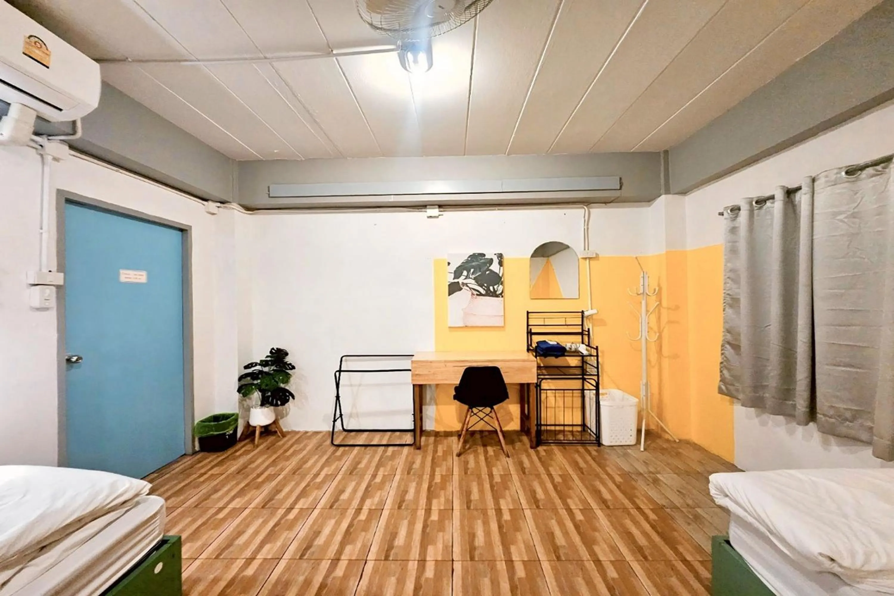 Bedroom, Bed in Me U Hostel