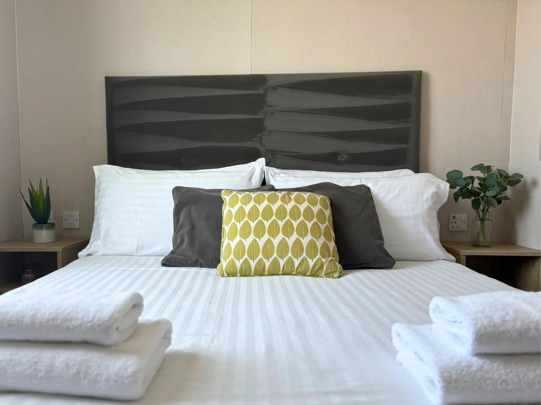 Bed in Linwater Caravan Park - Luxury Lodges and Static Caravans near Edinburgh