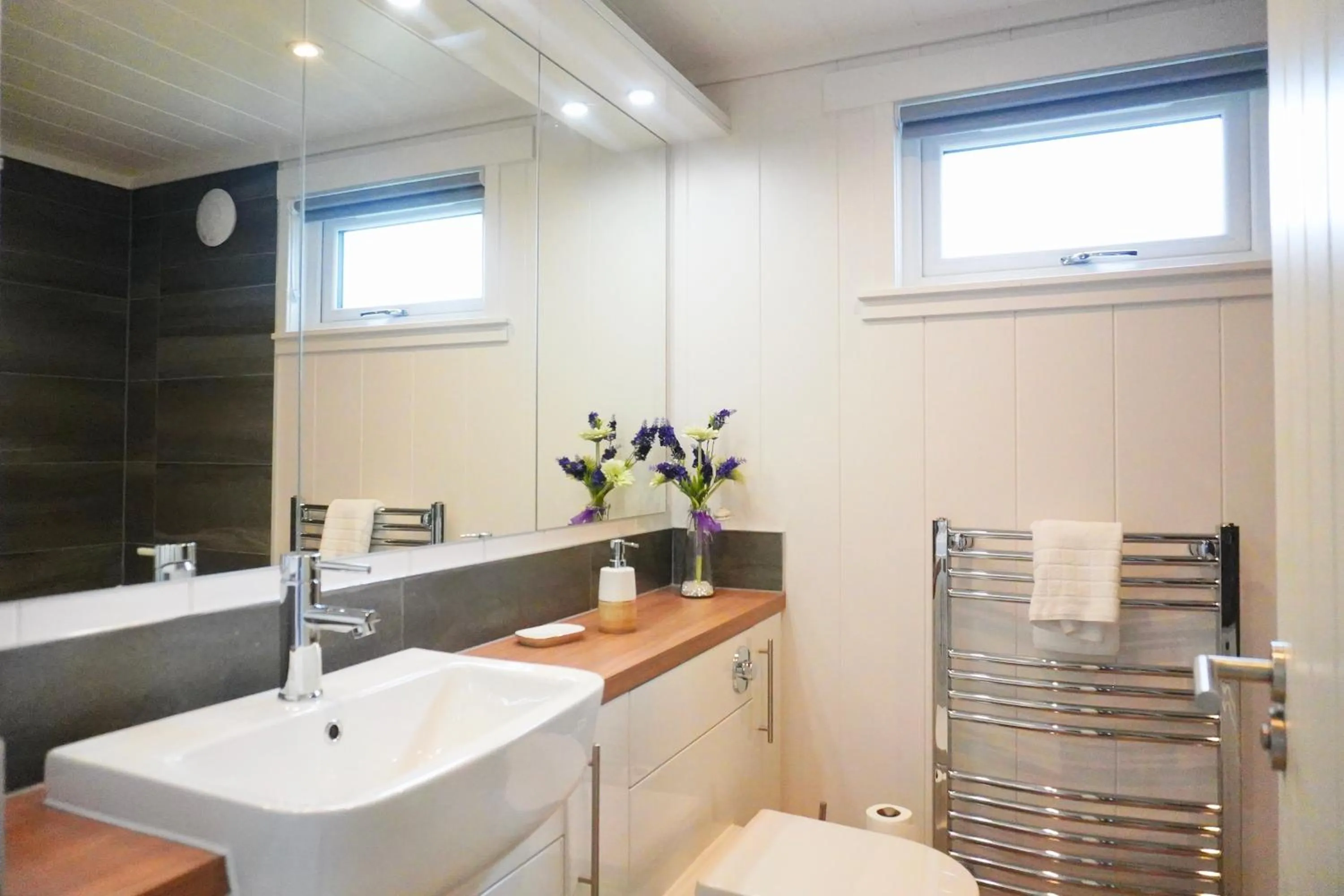 Bathroom in Linwater Caravan Park - Luxury Lodges and Static Caravans near Edinburgh