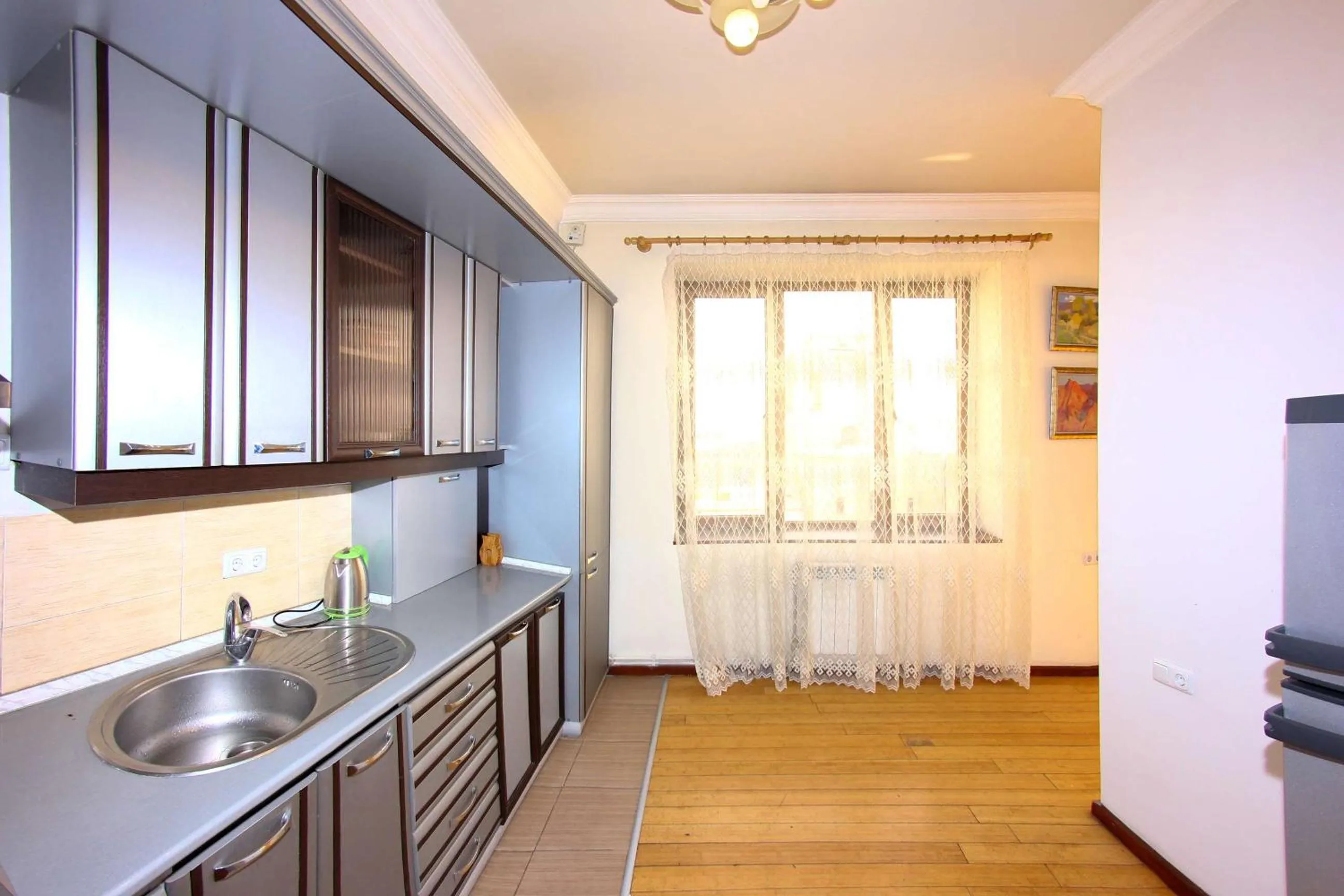 Communal kitchen in Arm Hostel