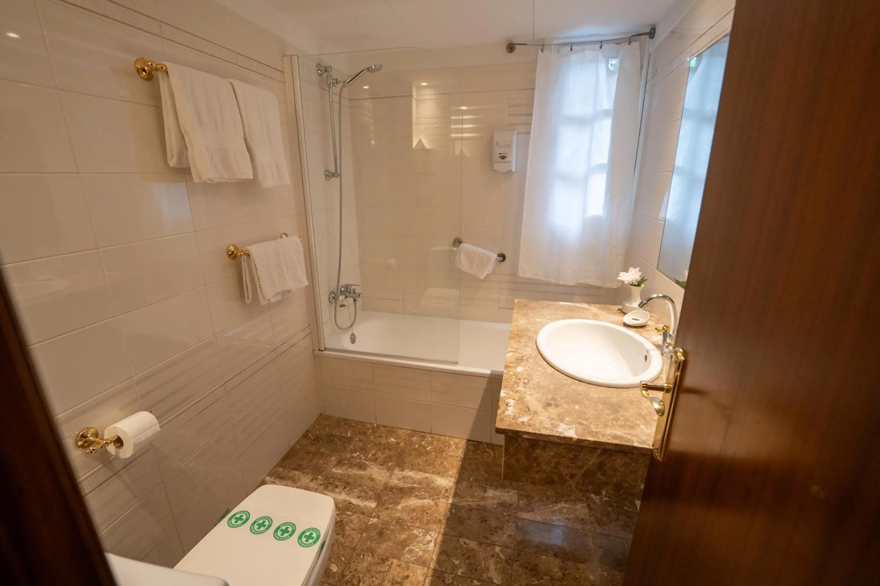 Bathroom in Hotel Edelweiss