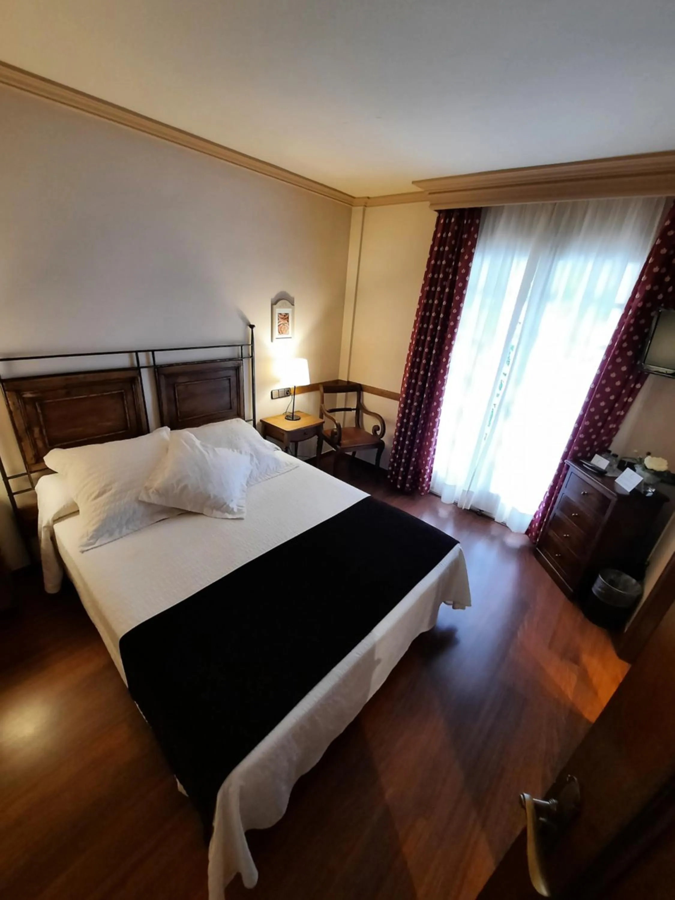 Photo of the whole room, Bed in Hotel Edelweiss