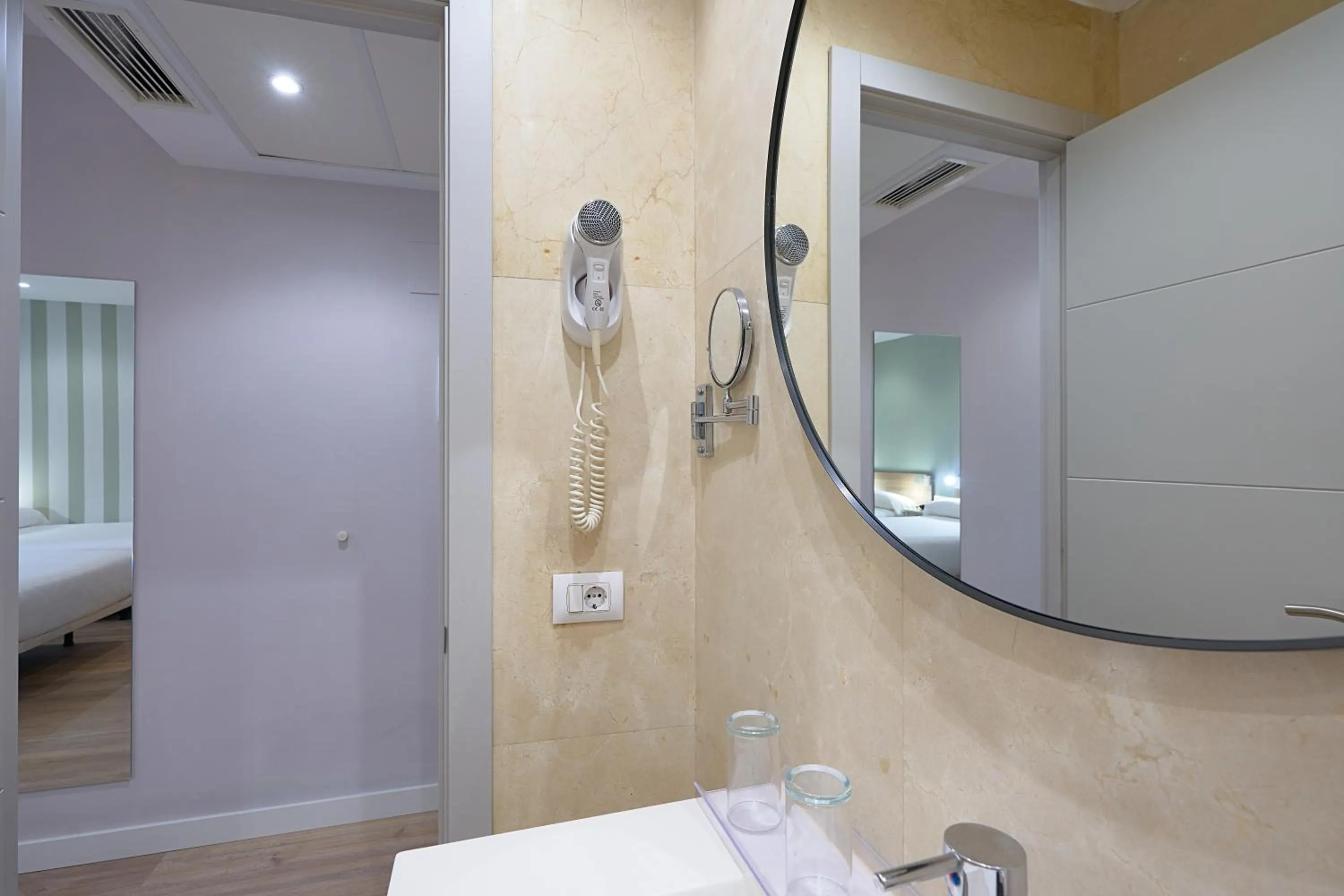 Bathroom in Hotel Pasarela