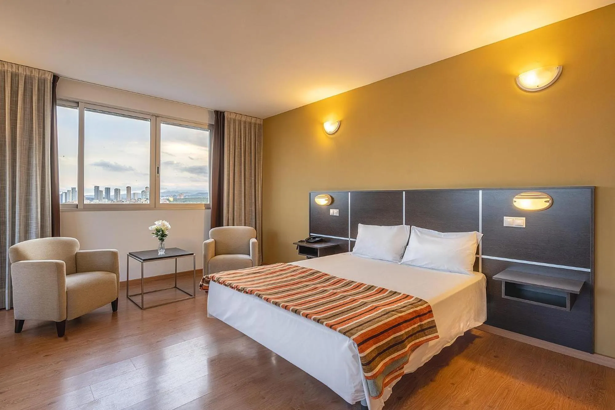 Photo of the whole room, Bed in La Estación