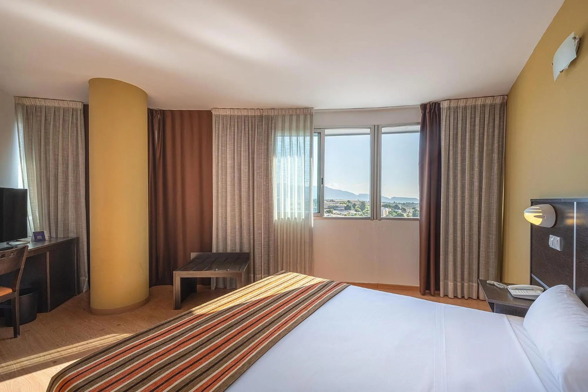 Photo of the whole room, Bed in La Estación