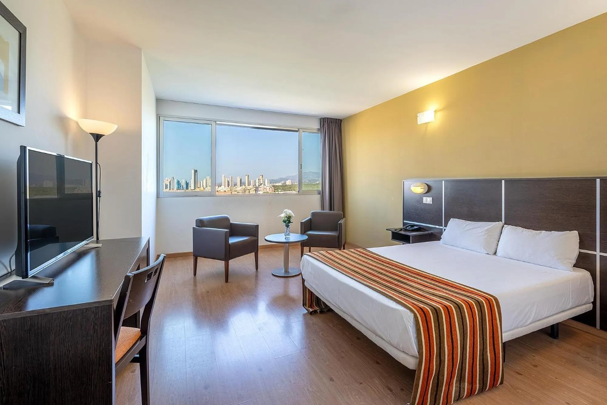 Photo of the whole room, Bed in La Estación