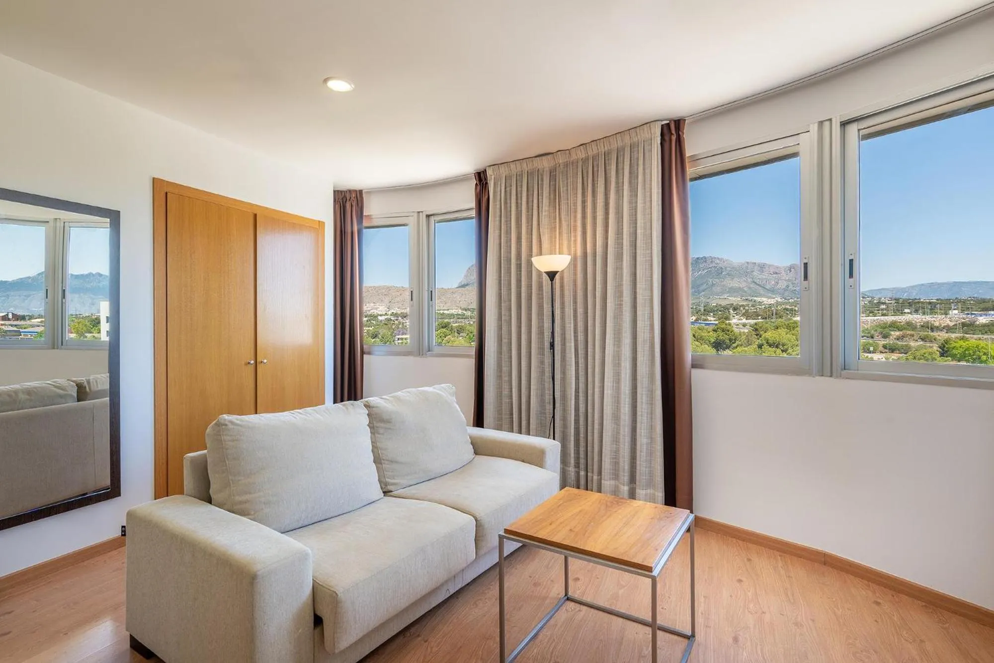 Photo of the whole room in La Estación