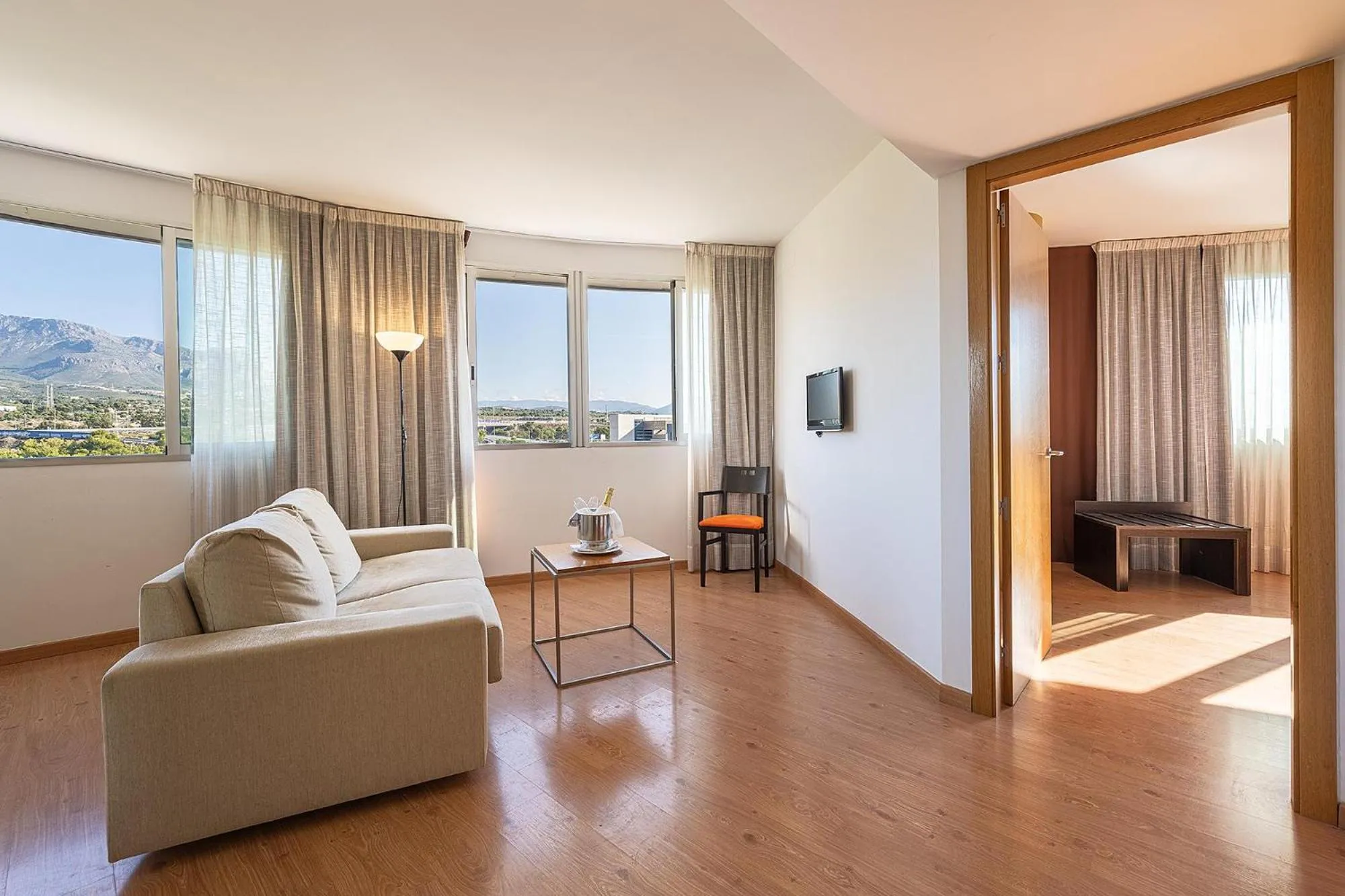 Photo of the whole room in La Estación