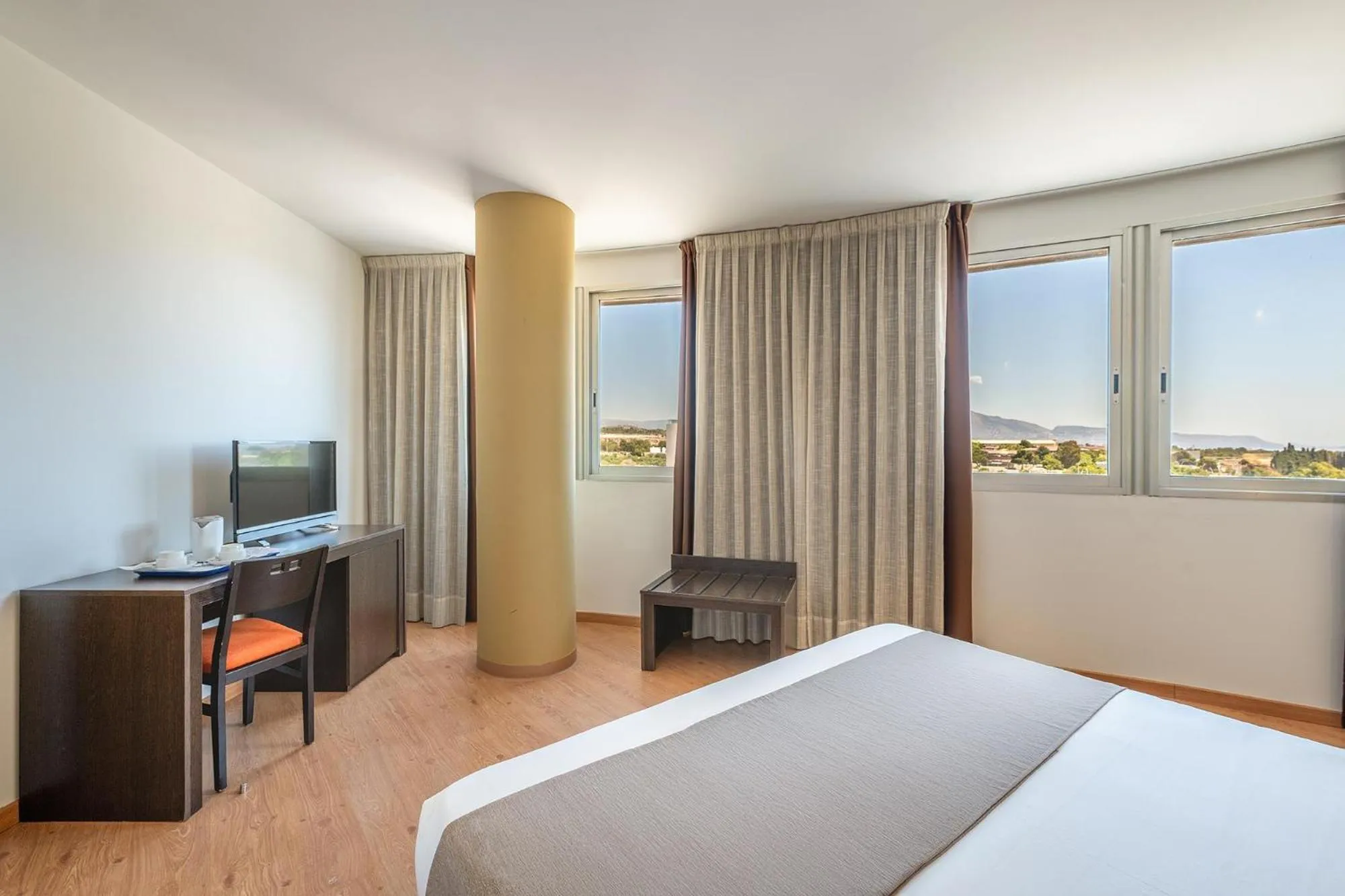 Photo of the whole room, Bed in La Estación