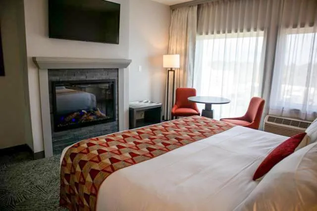 Bed in Quinault Beach Resort & Casino