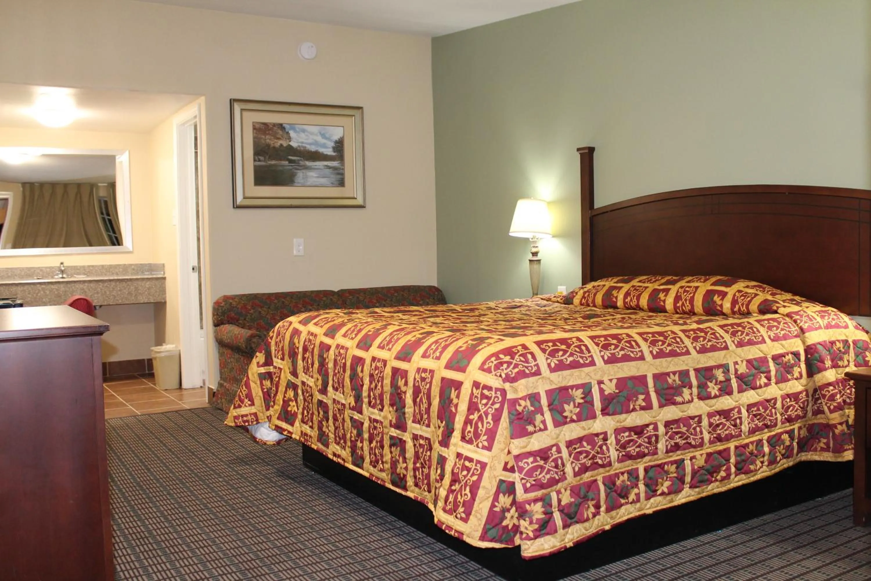 King Suite in American Inn & Suites