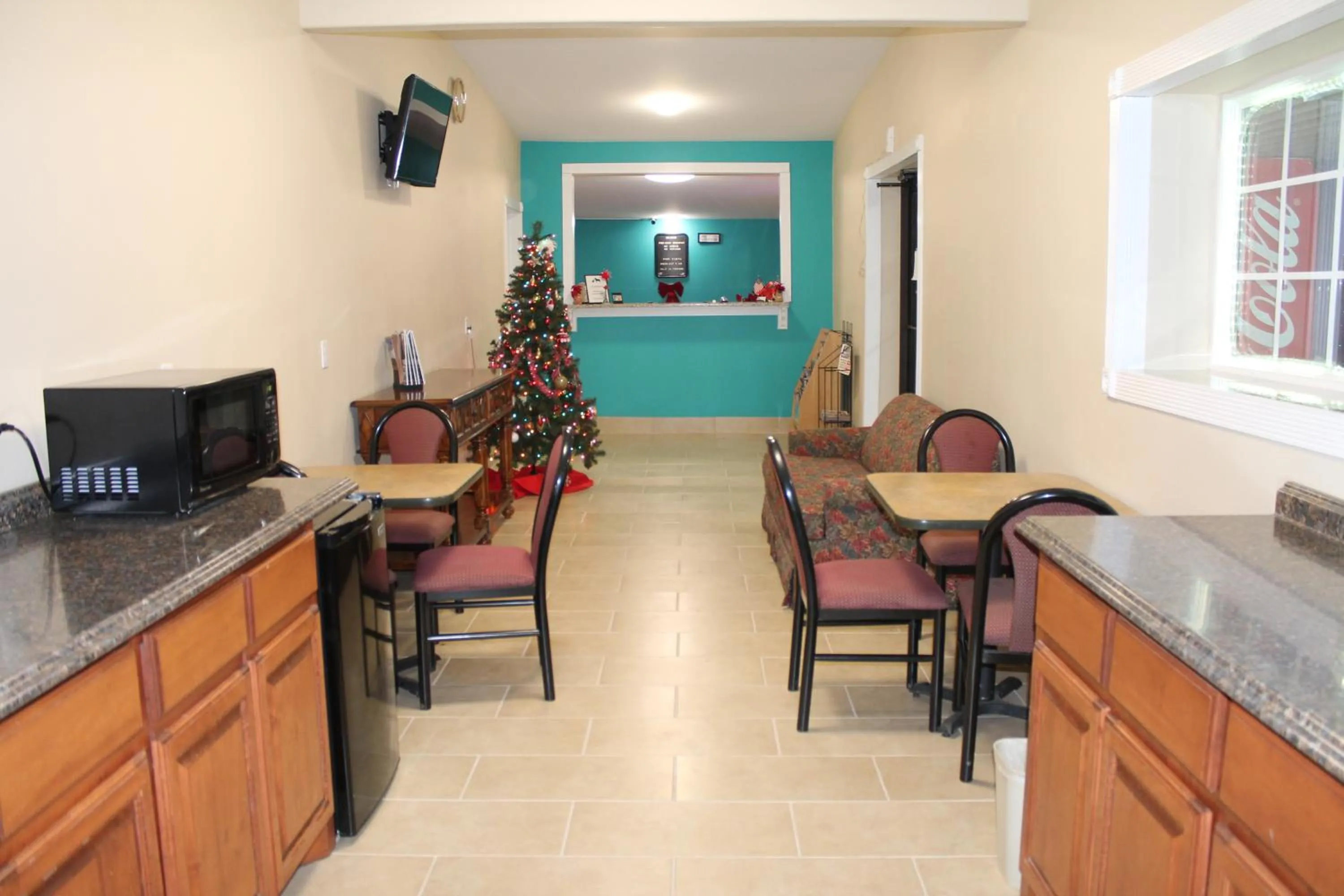 Lobby or reception in American Inn & Suites