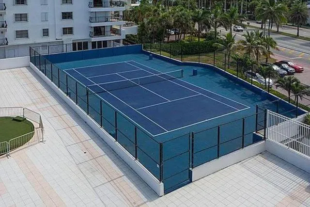 Day in Castle Beach Club Apartments