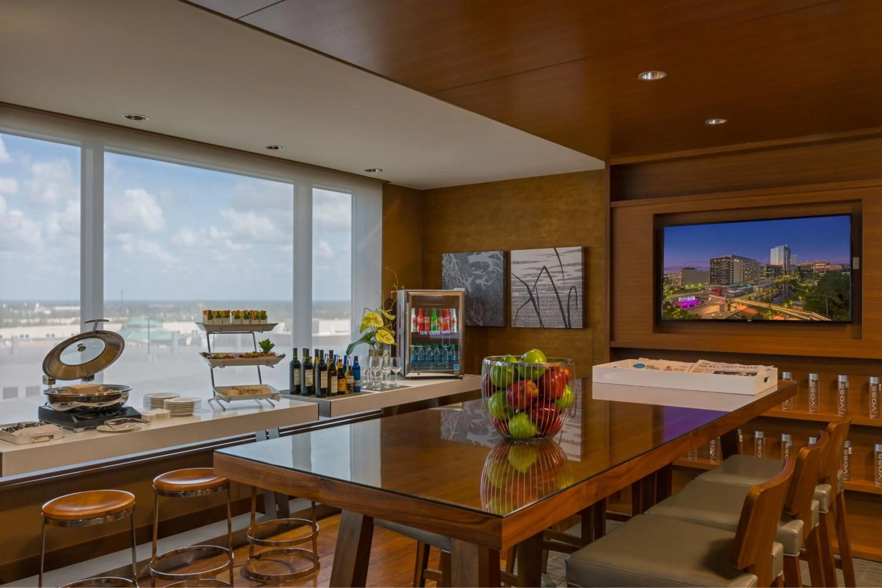 Lounge or bar in The Westin at The Woodlands