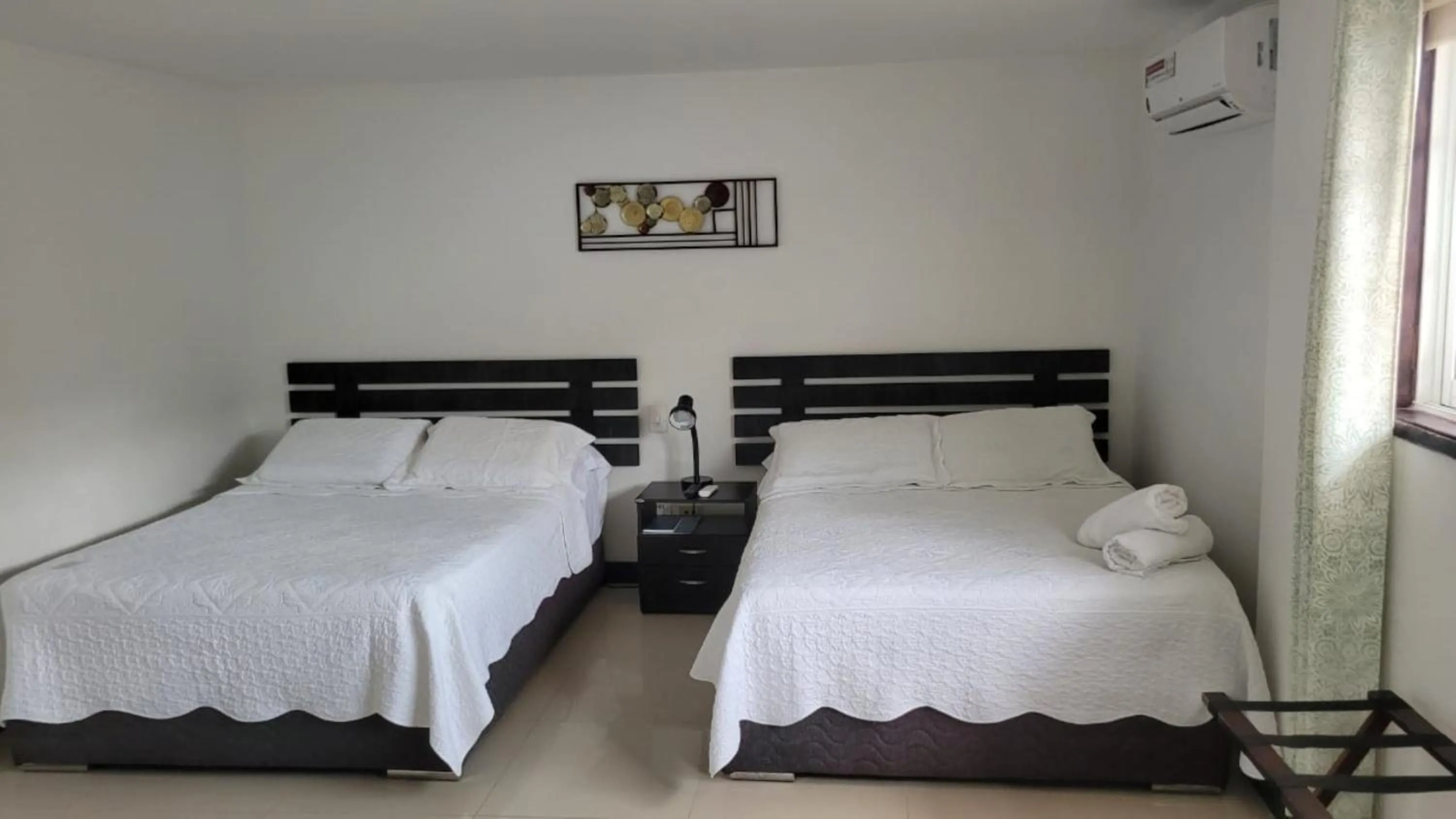 Property building, Bed in Hostal Marlyn