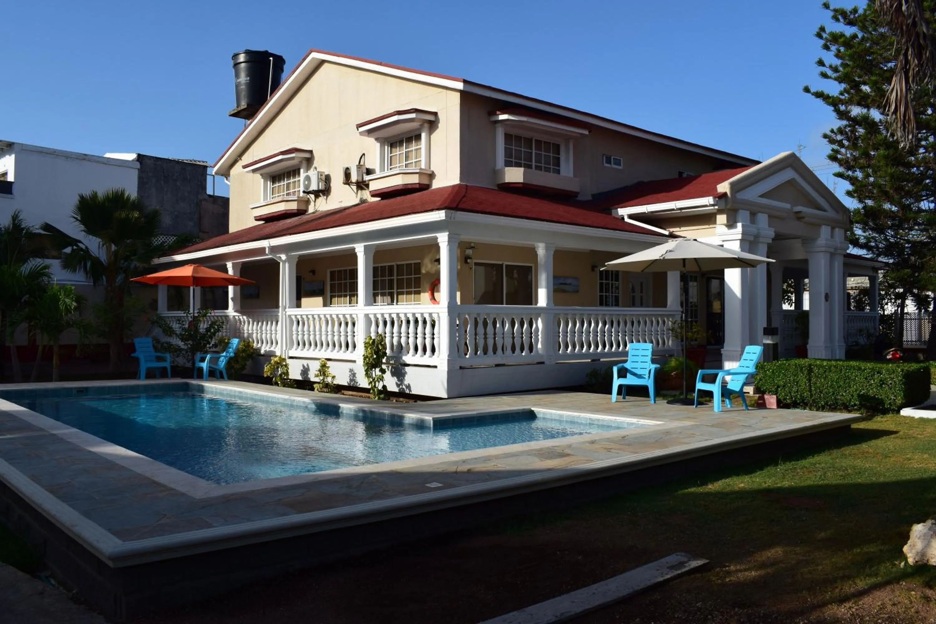 Swimming pool in Hostal Marlyn