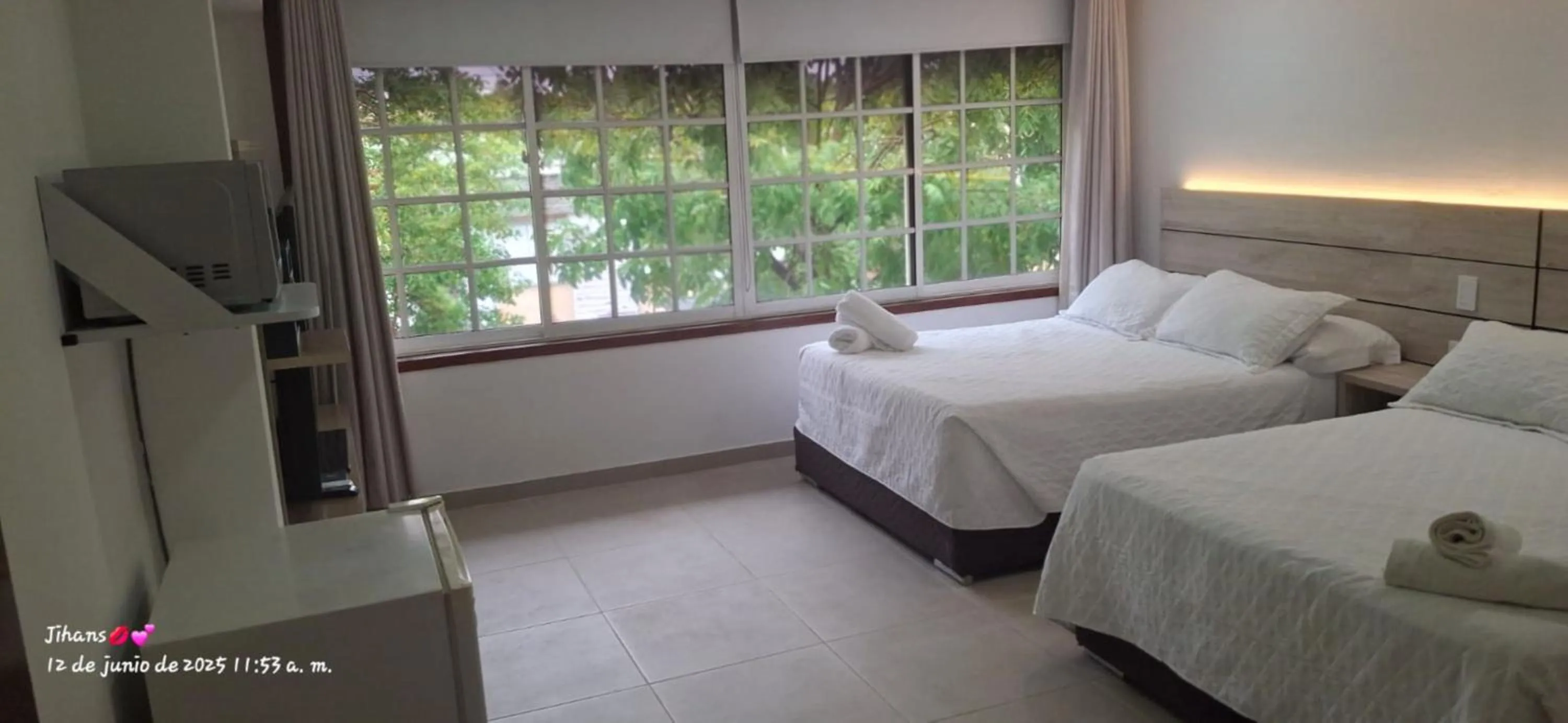 Property building, Bed in Hostal Marlyn