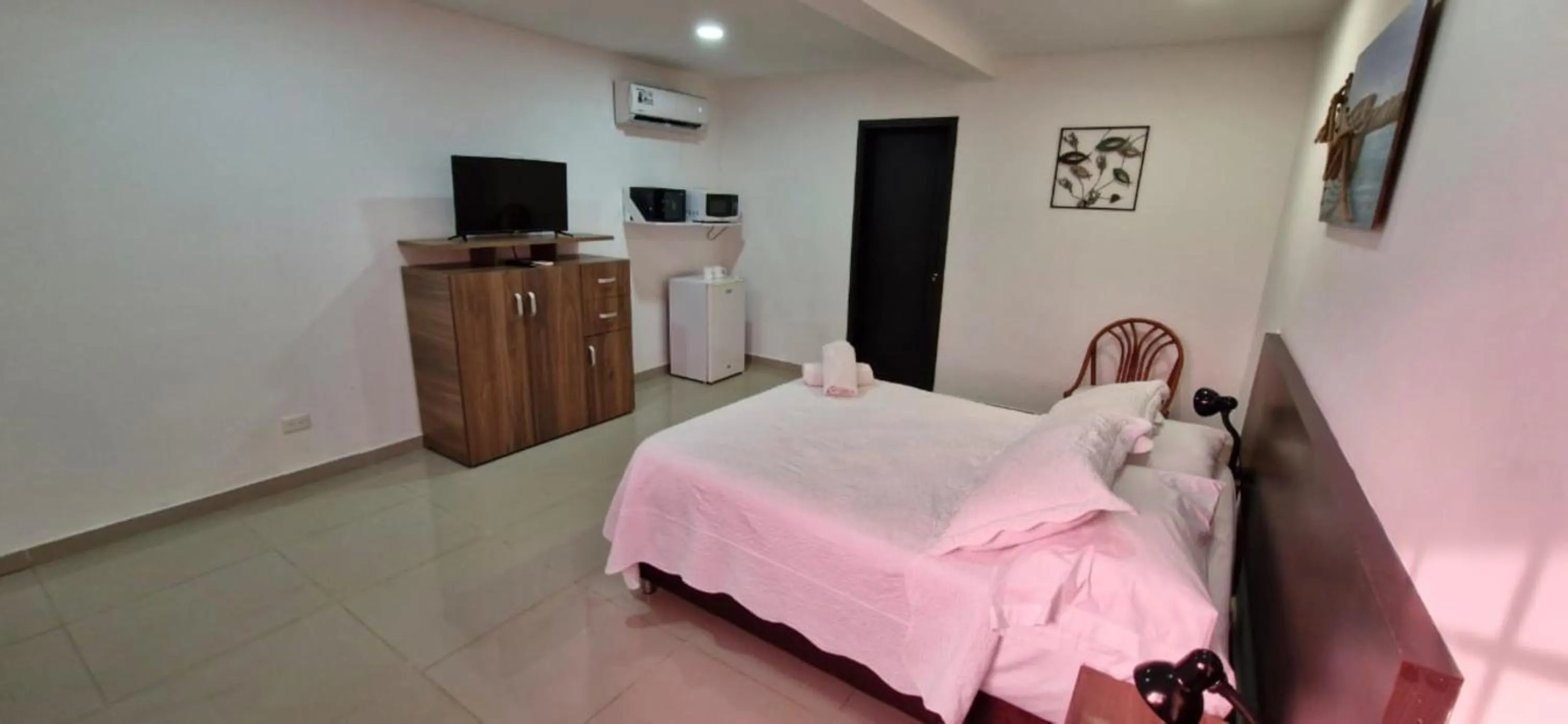 Decorative detail, Bed in Hostal Marlyn