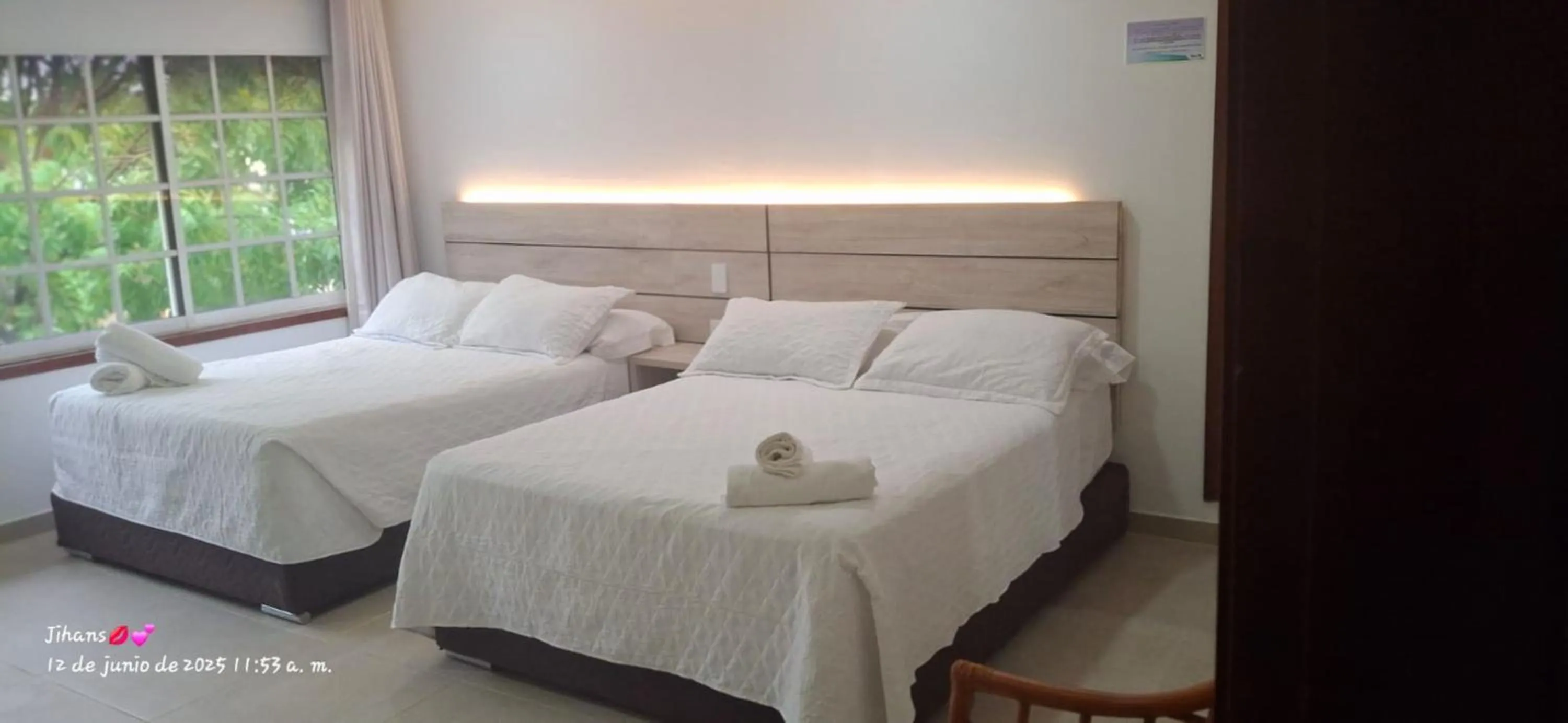 Property building, Bed in Hostal Marlyn