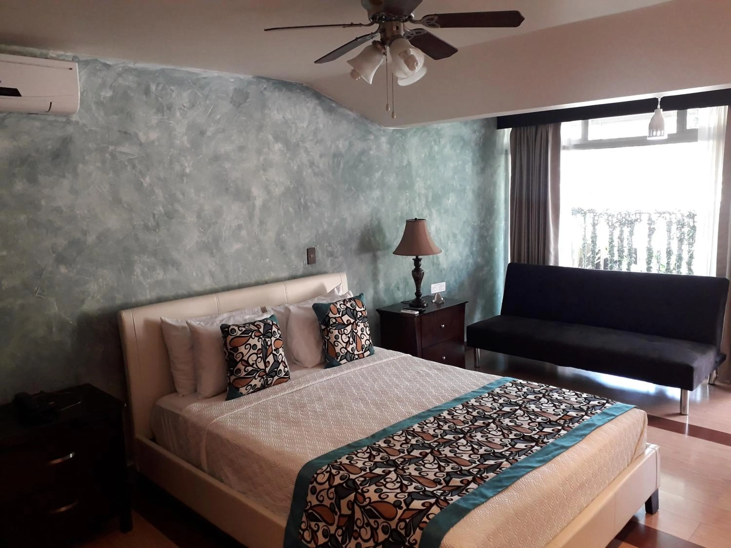 Bed in Hotel Vista De Golf, San Jose Aeropuerto, Costa Rica