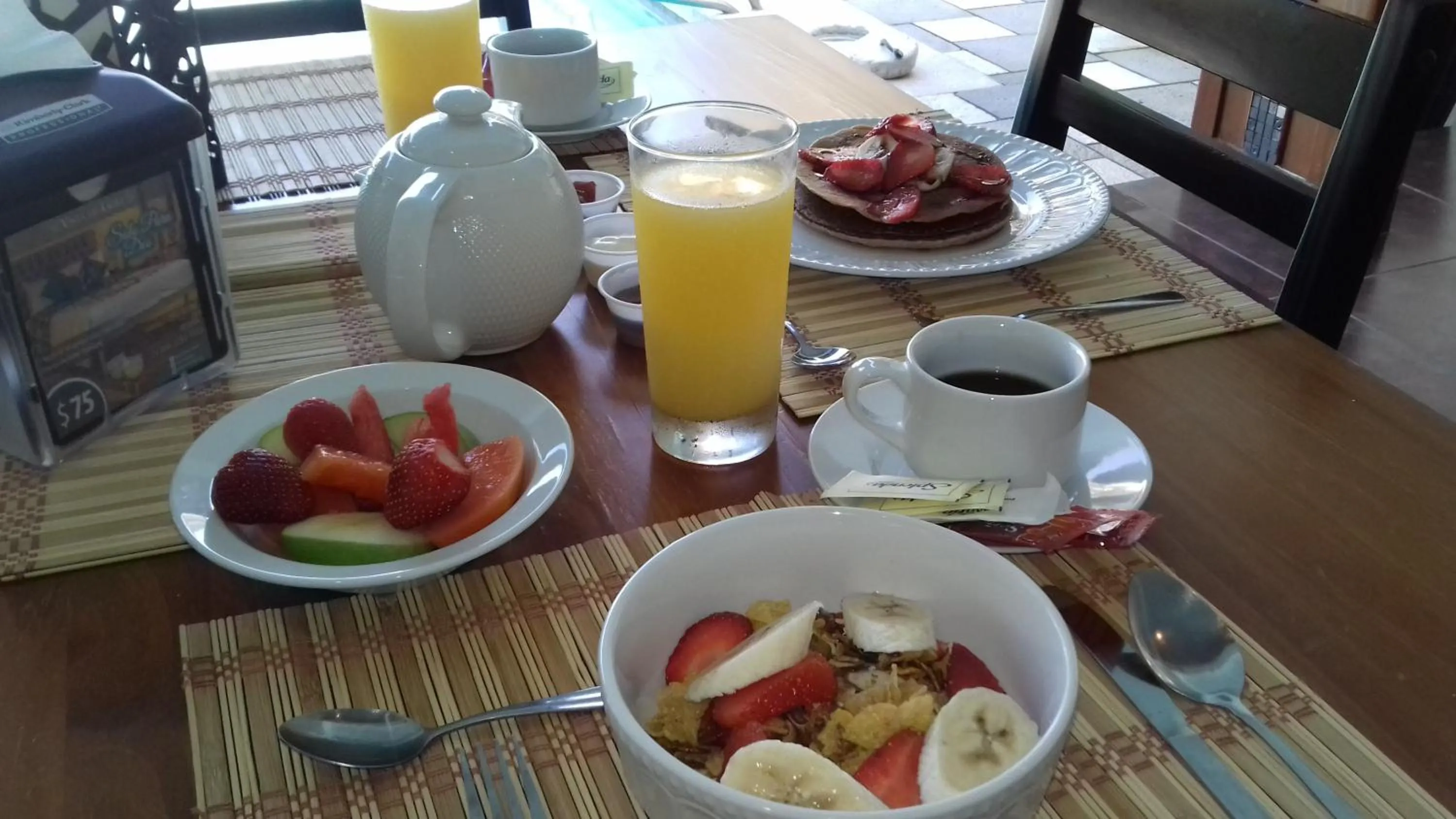 Restaurant/places to eat in Hotel Vista De Golf, San Jose Aeropuerto, Costa Rica