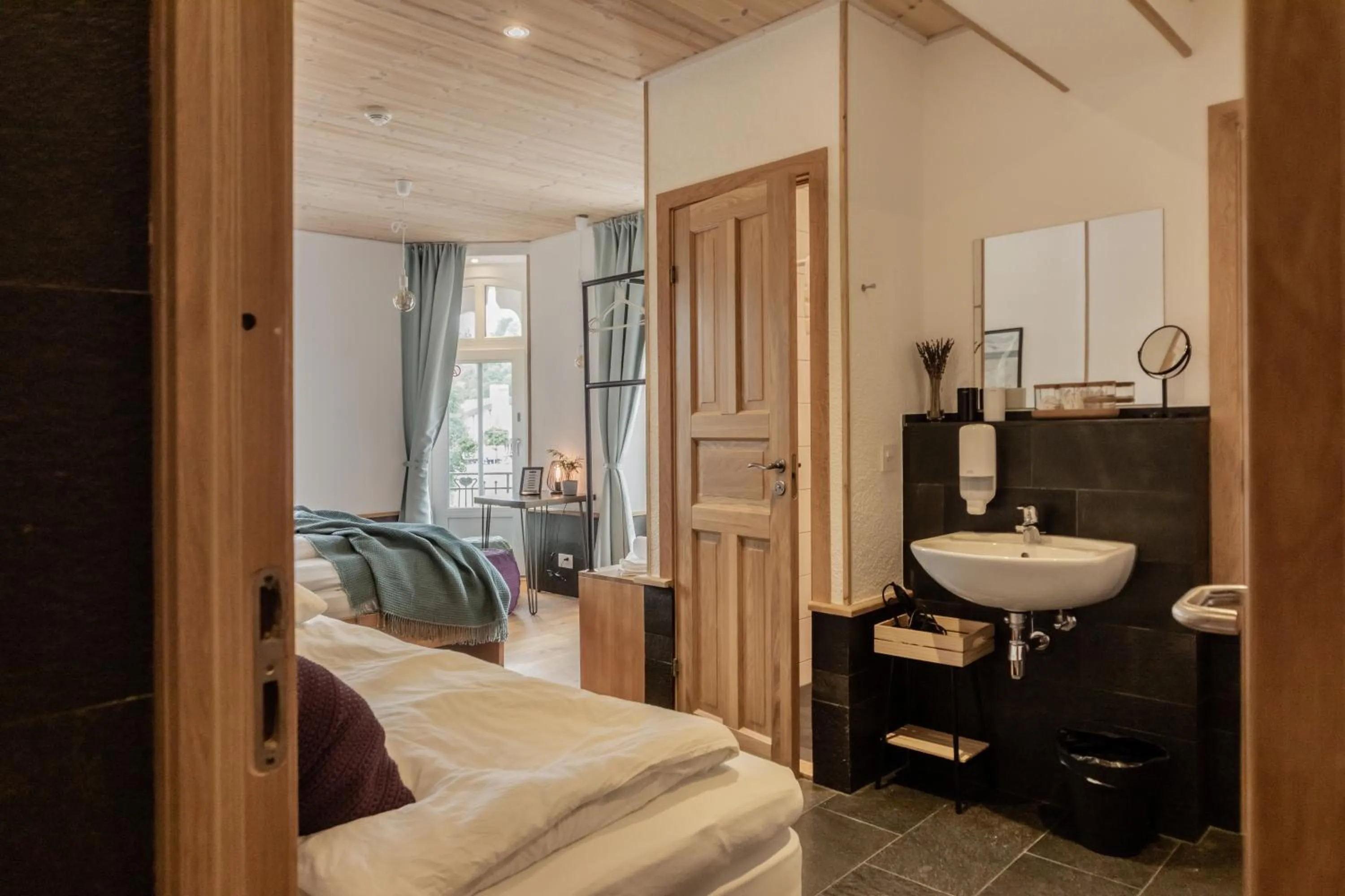 Bathroom, Bed in GRAND your home with common kitchens with self check-in