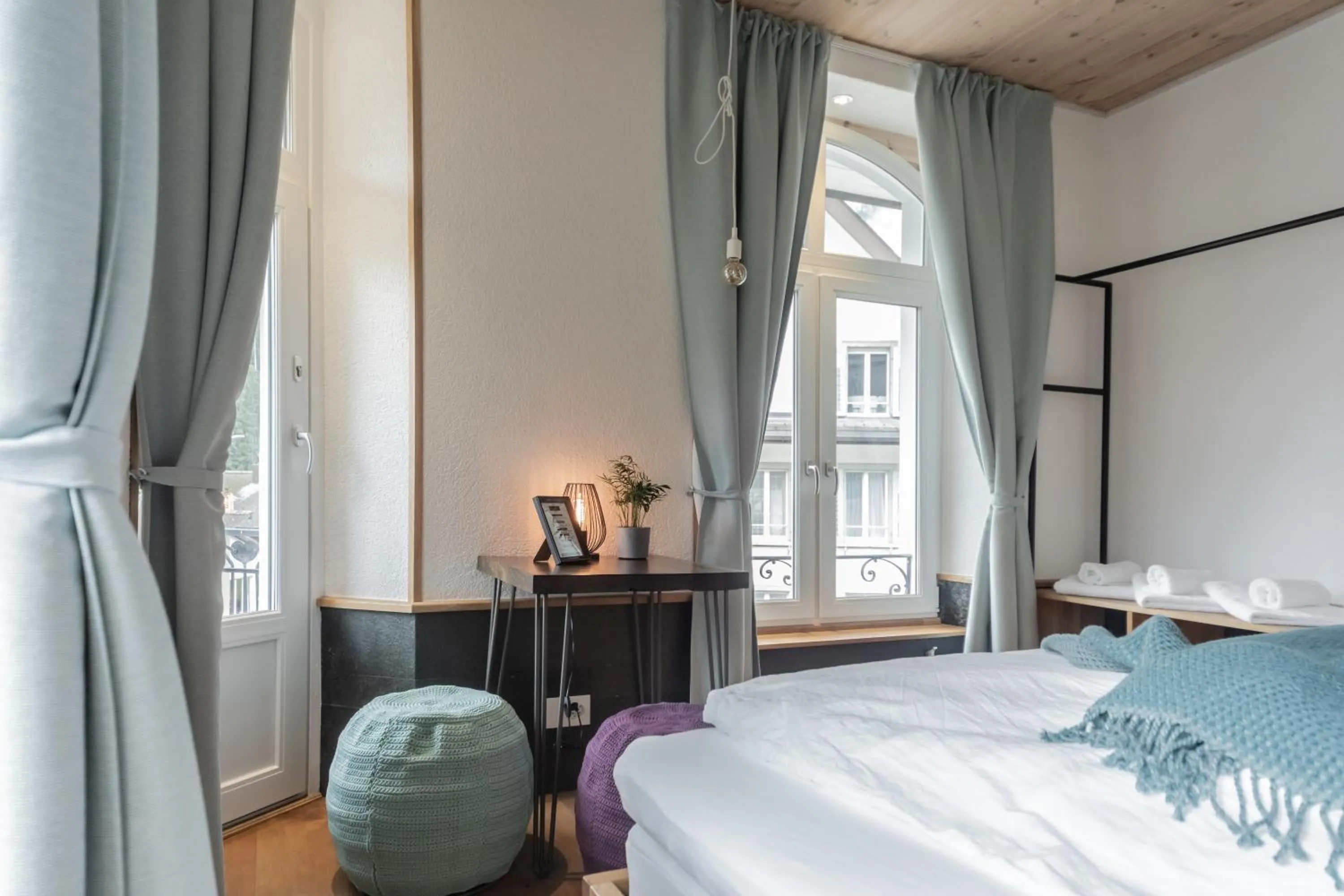 Bed in GRAND your home with common kitchens with self check-in