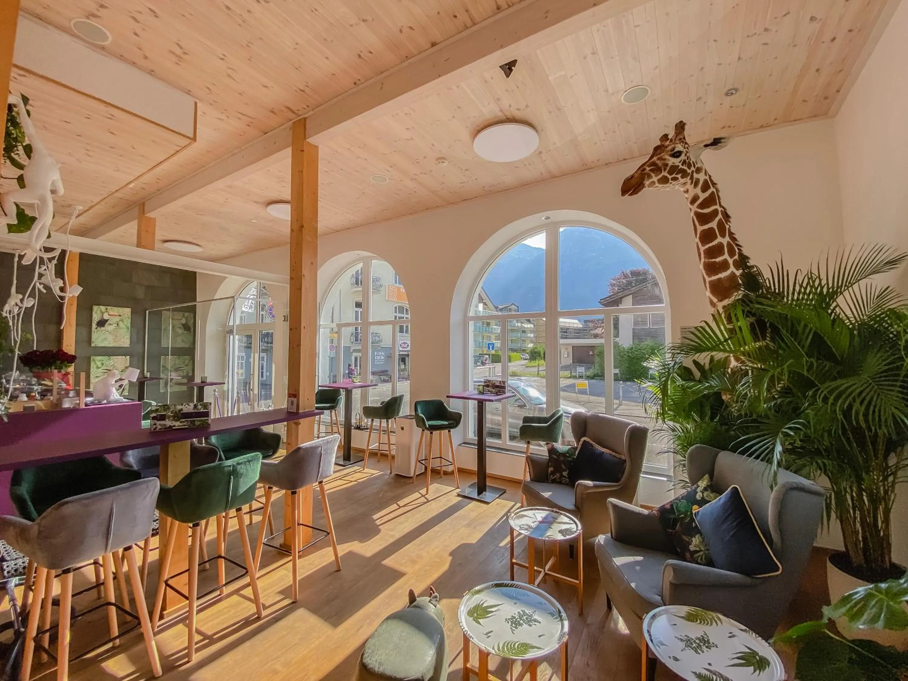 Lounge or bar in GRAND your home with common kitchens with self check-in