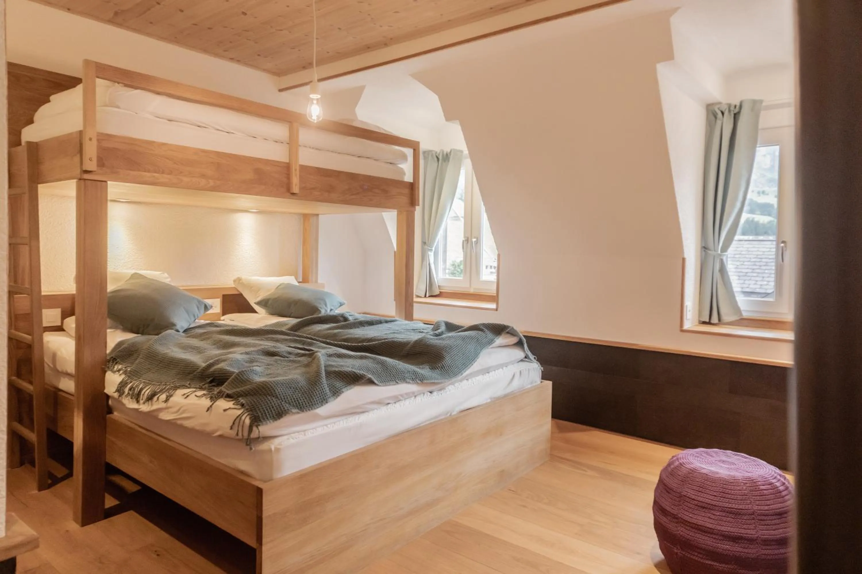 Bed in GRAND your home with common kitchens with self check-in