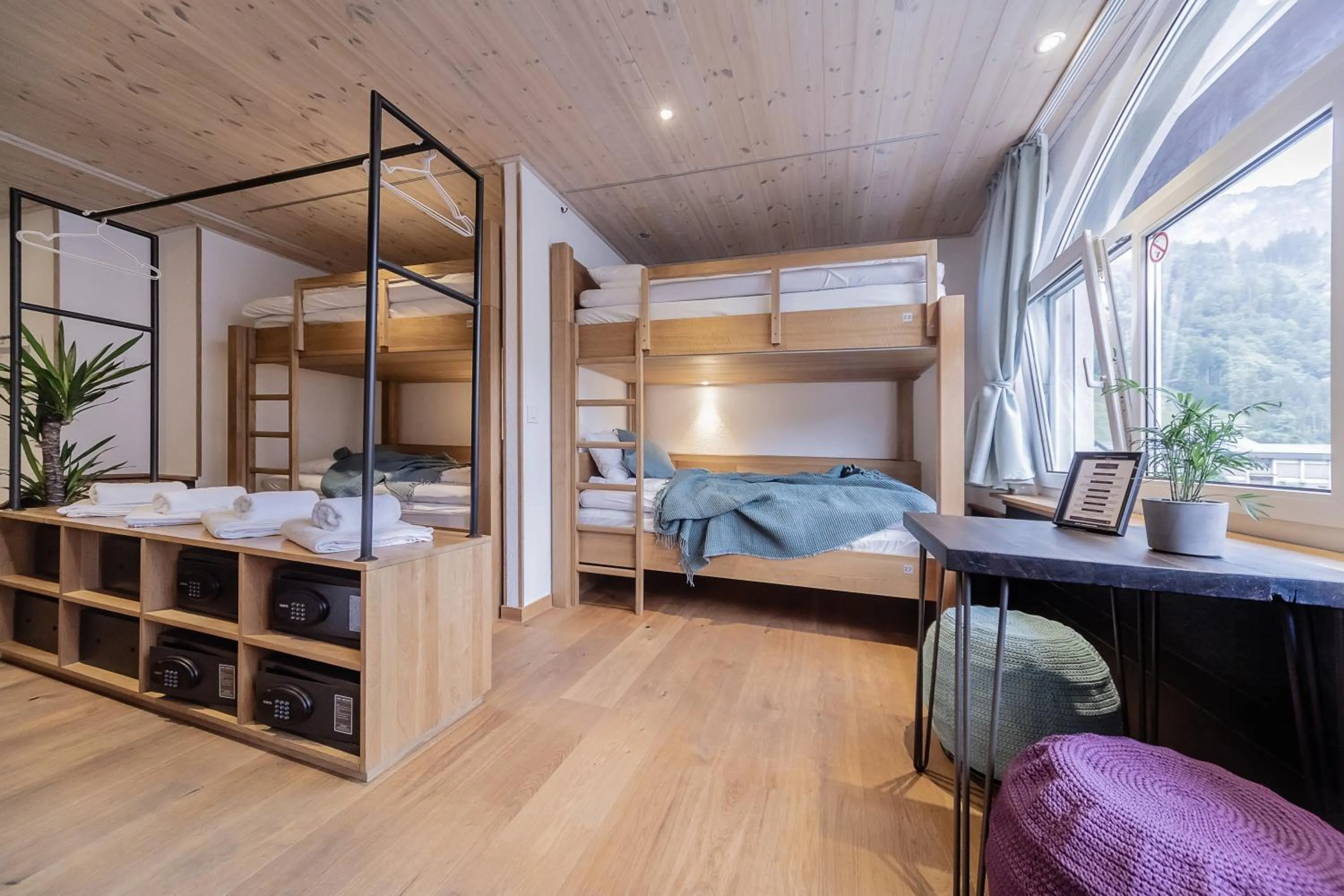 bunk bed, Bed in GRAND your home with common kitchens with self check-in