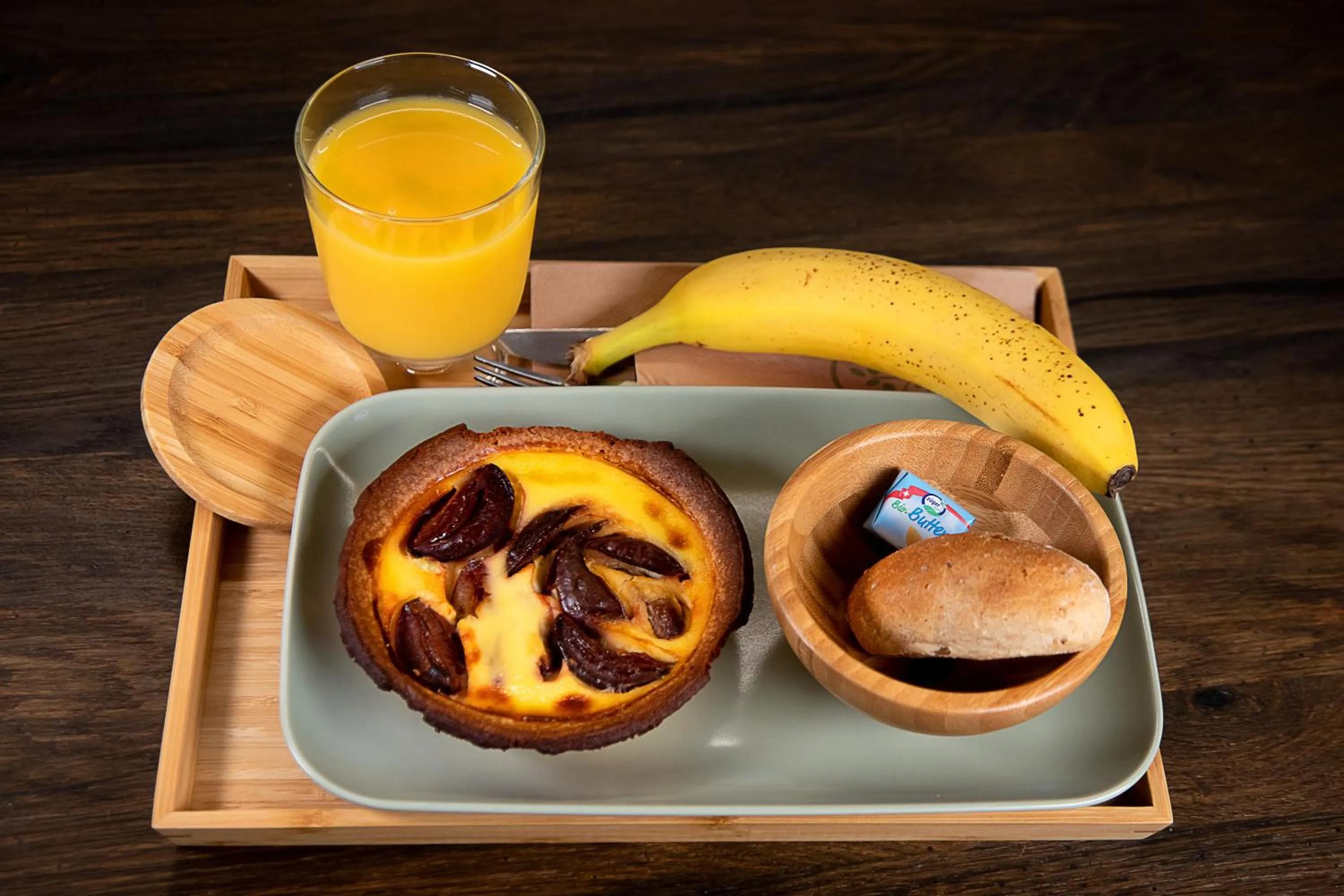 Breakfast in GRAND your home with common kitchens with self check-in